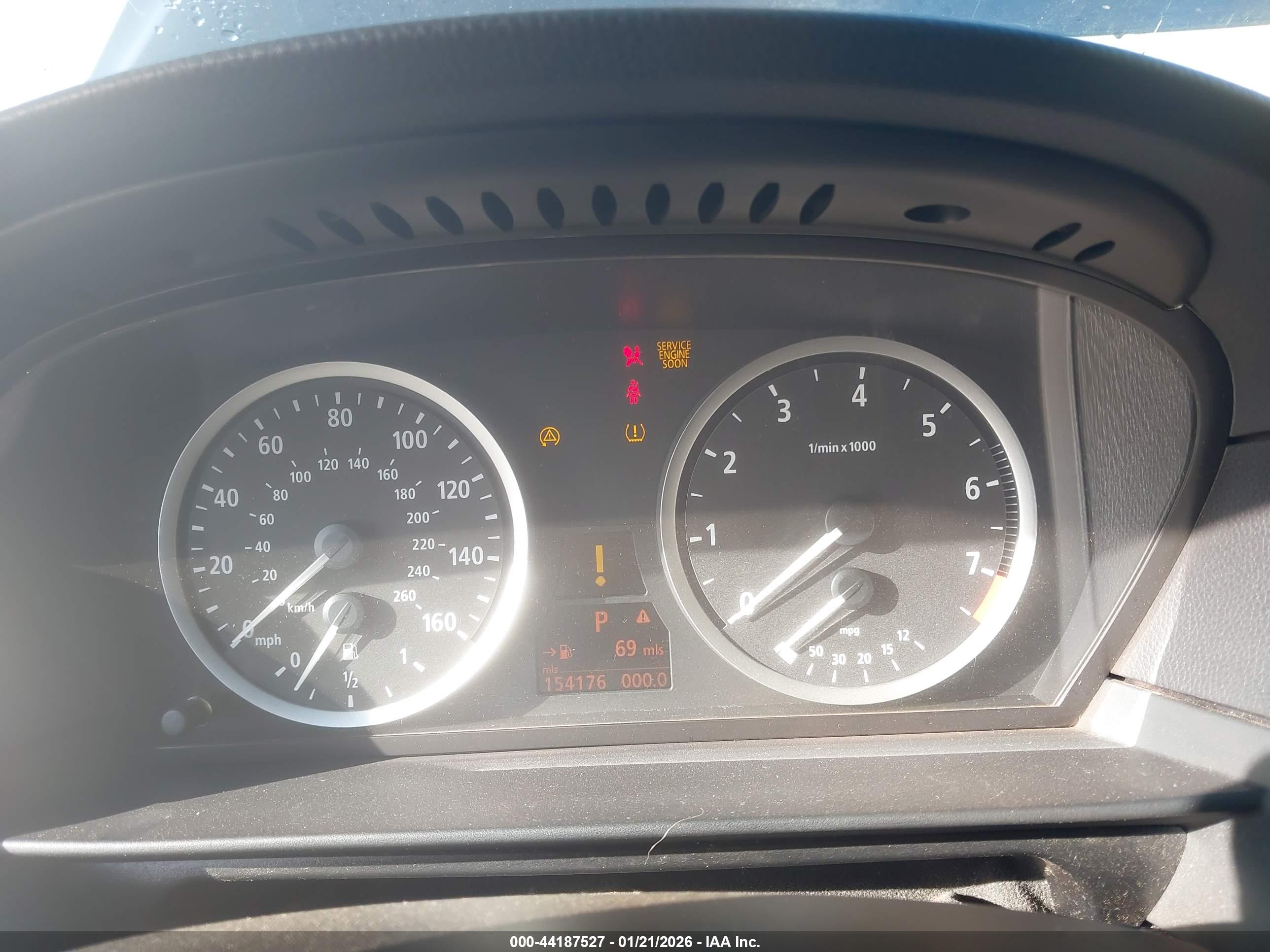 BMW 530XI image 7