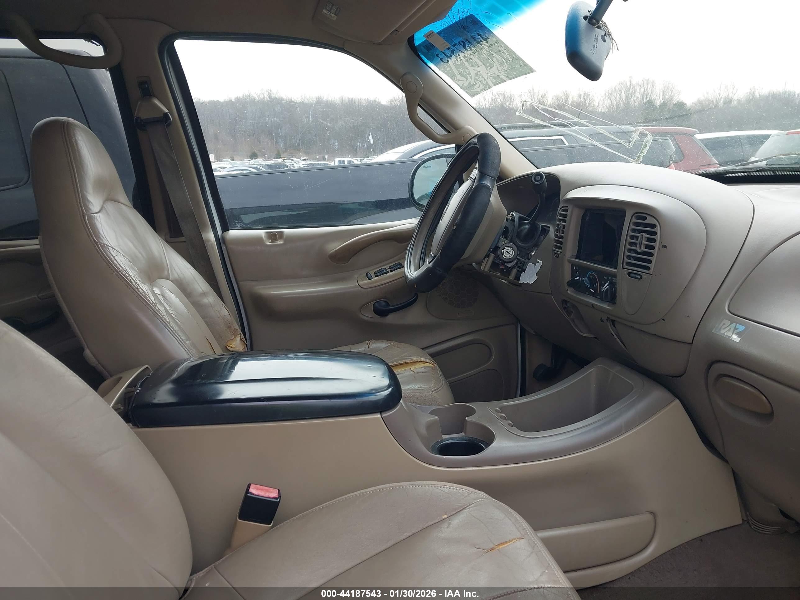 FORD EXPEDITION image 5