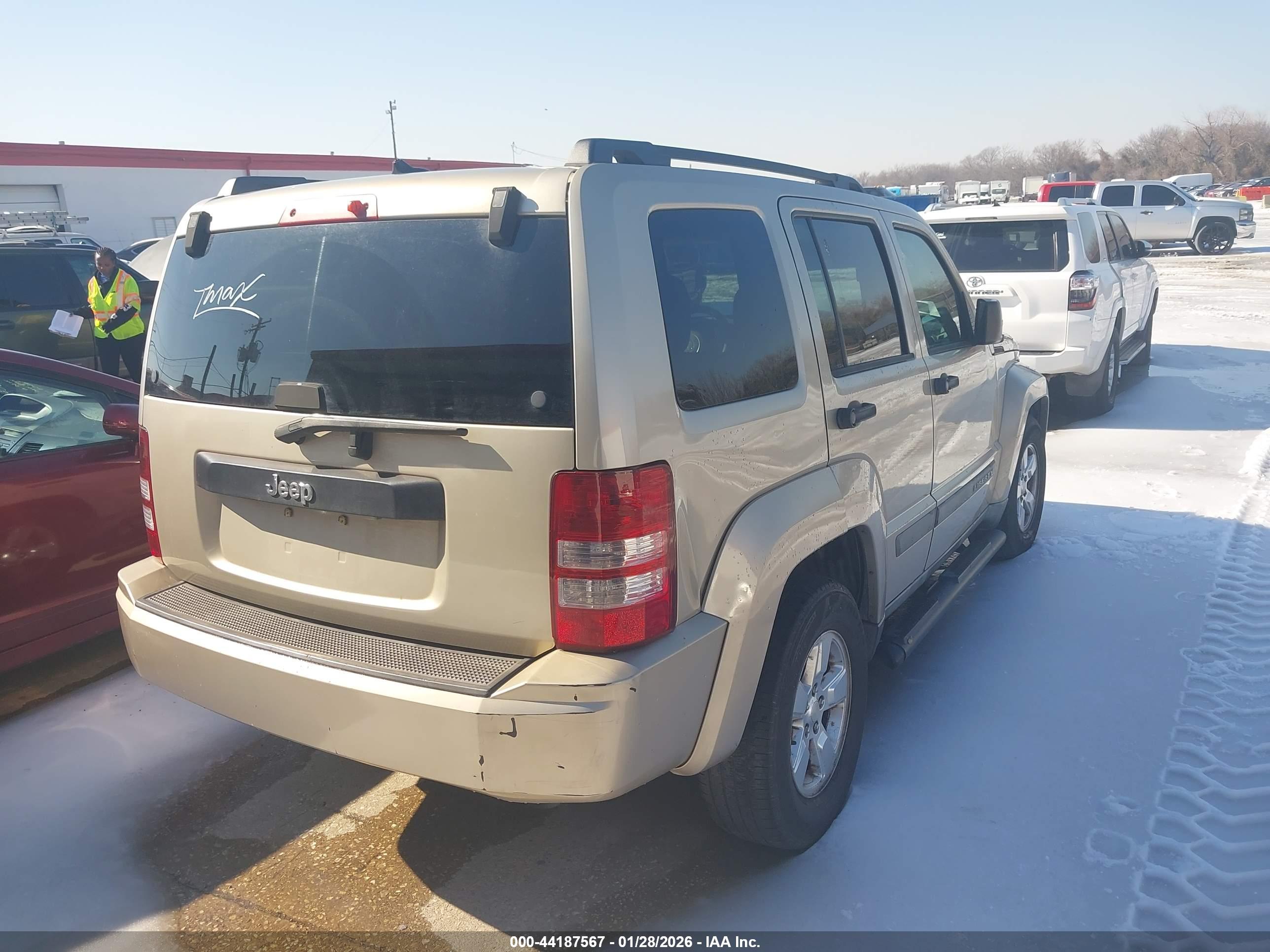 JEEP LIBERTY image 4