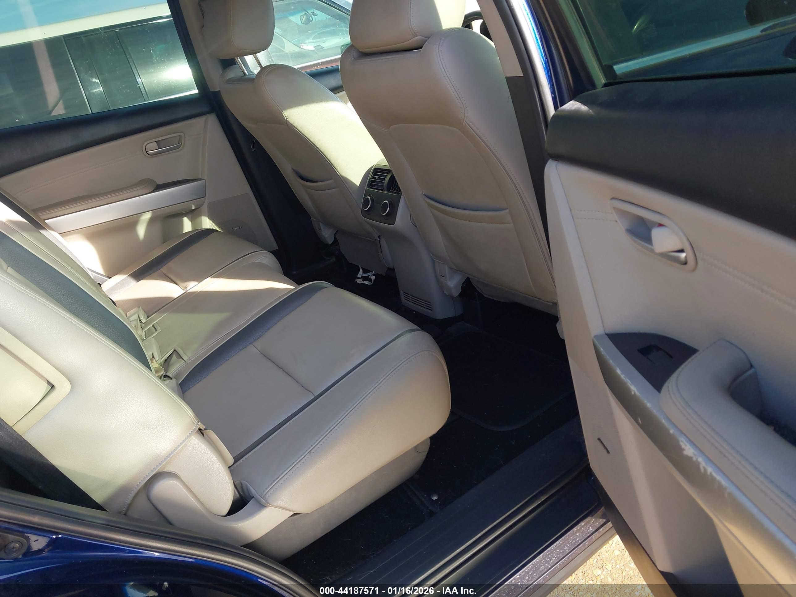 MAZDA CX-9 image 8