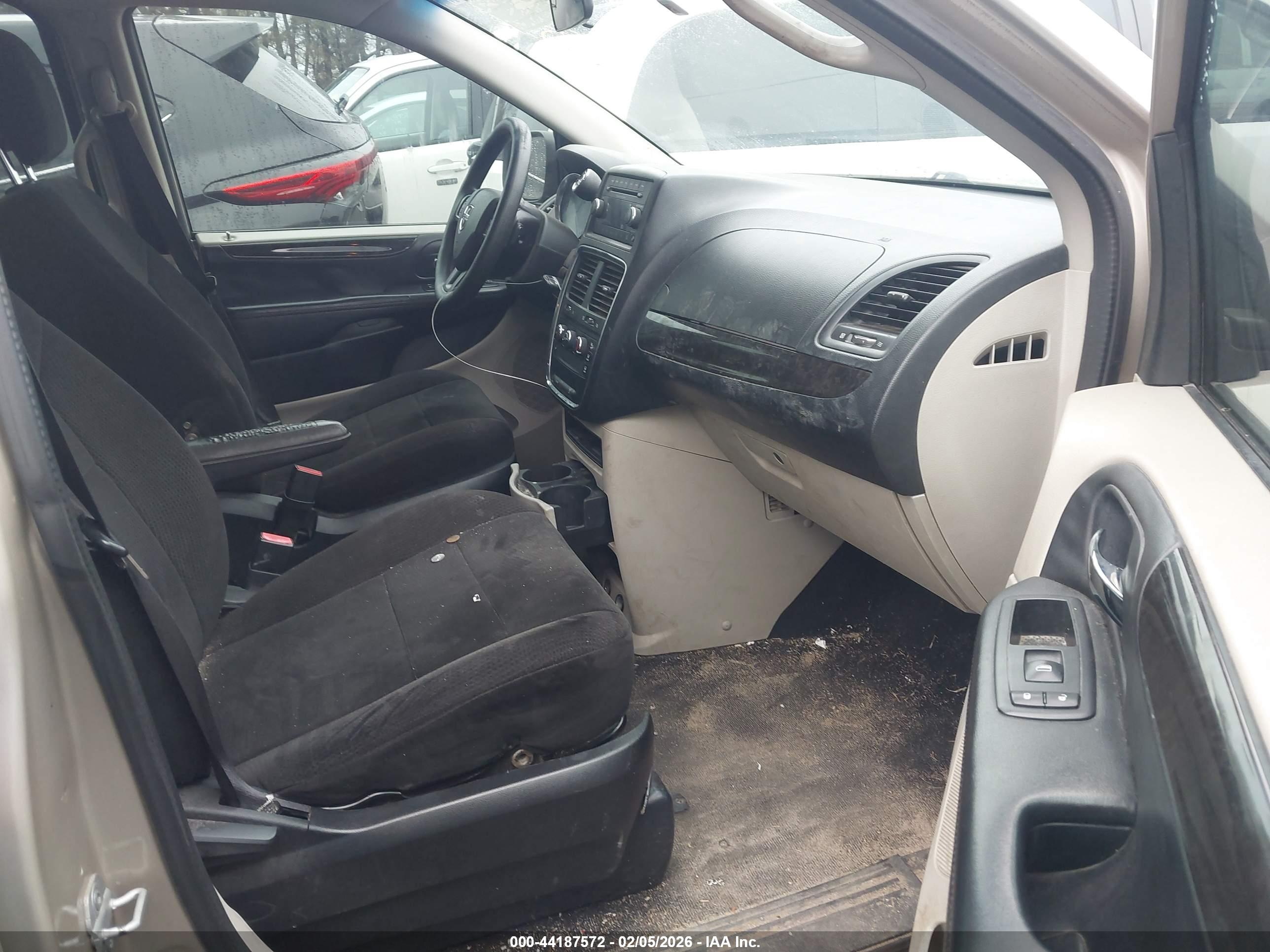 DODGE GRAND image 5