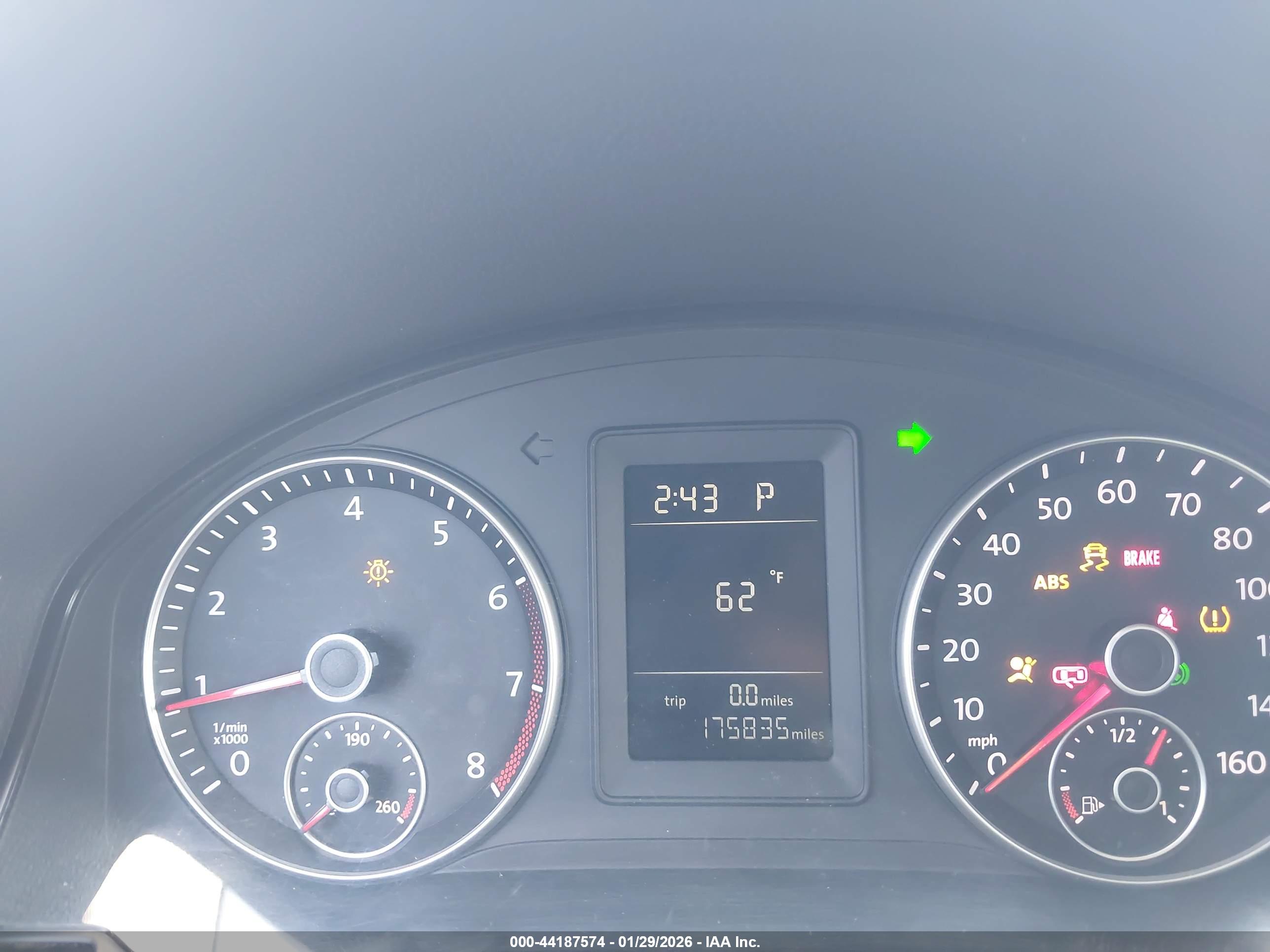 VOLKSWAGEN JETTA image 7