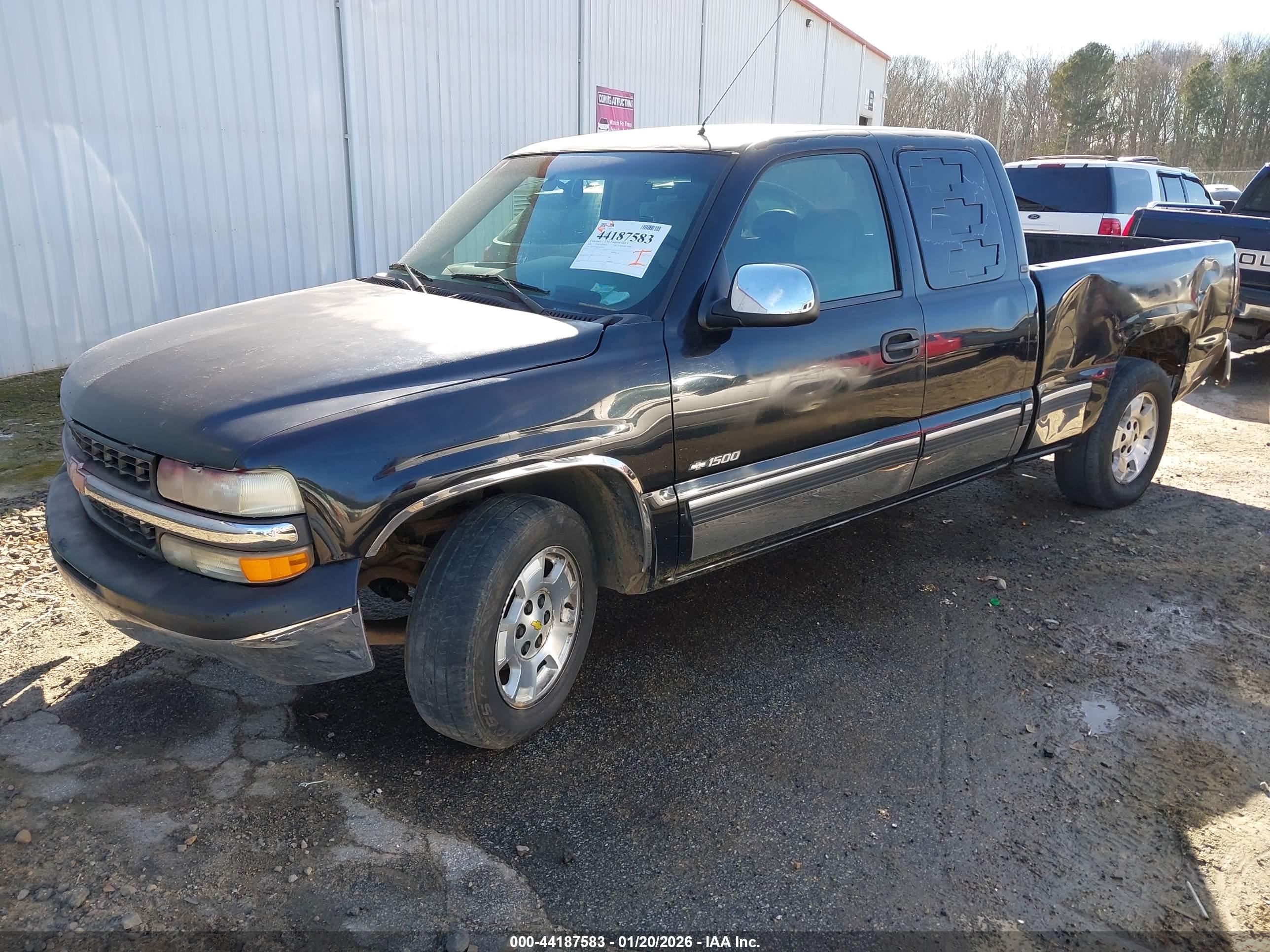 CHEVROLET SILVERADO image 2