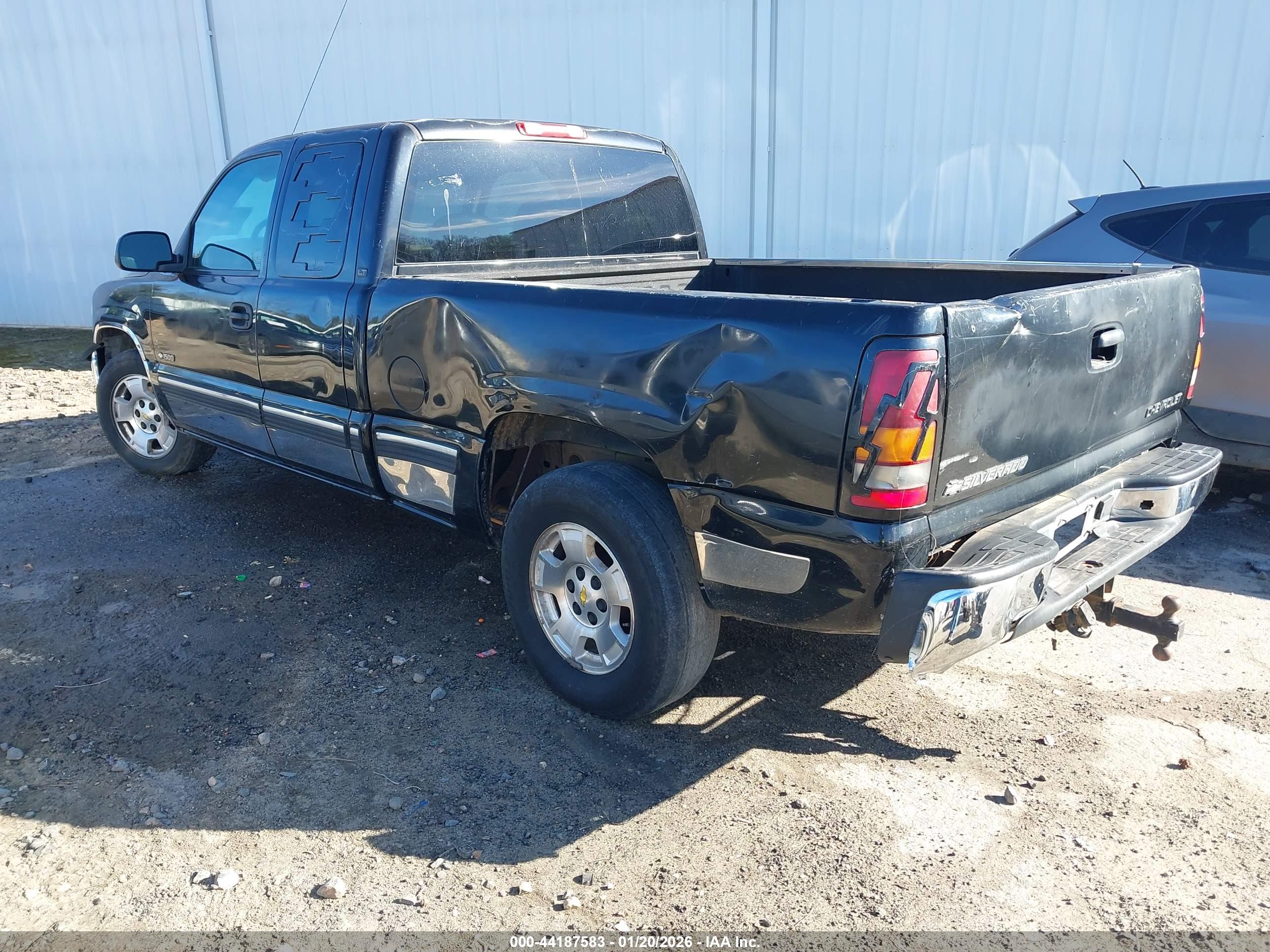 CHEVROLET SILVERADO image 3