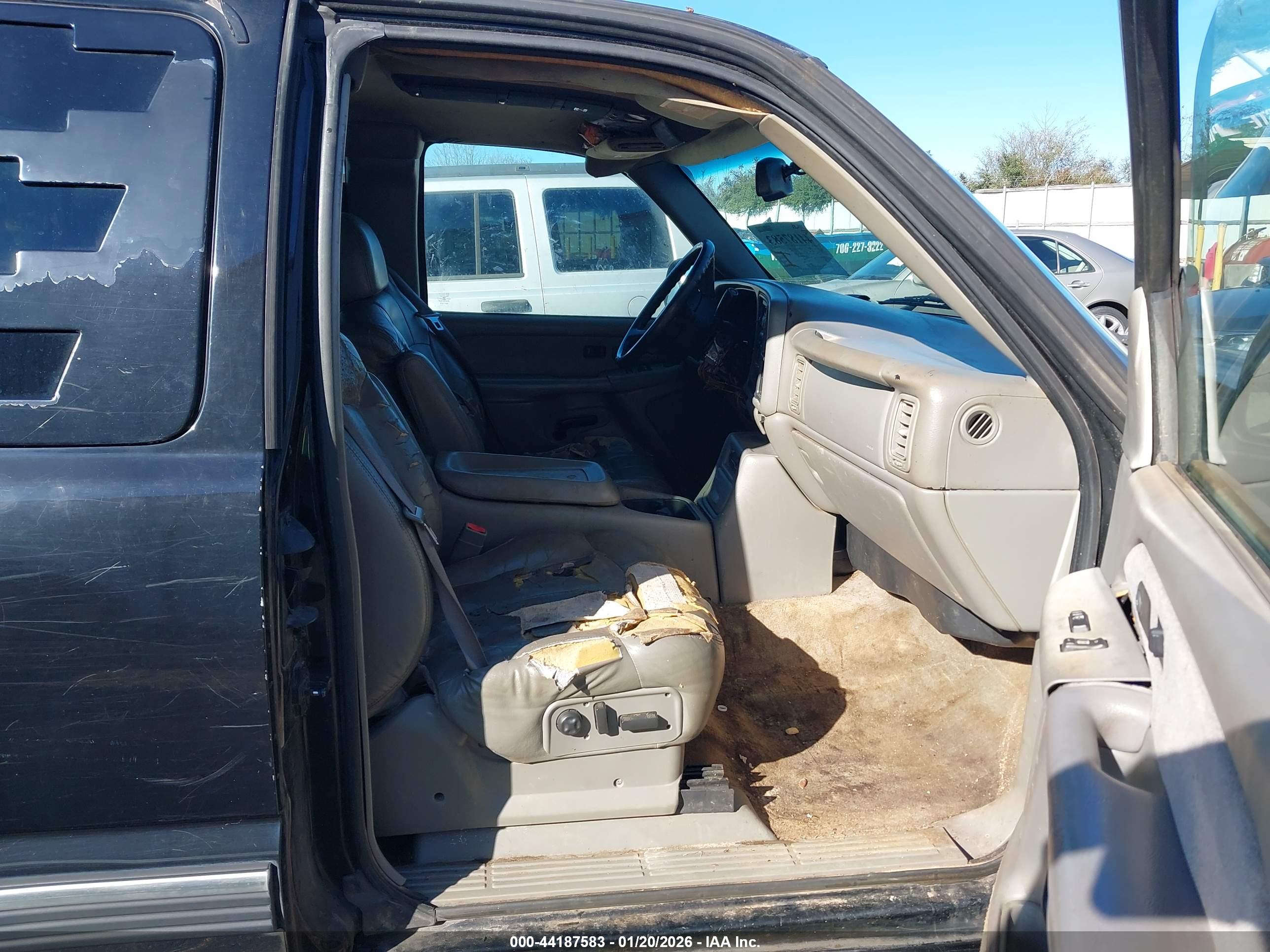 CHEVROLET SILVERADO image 5