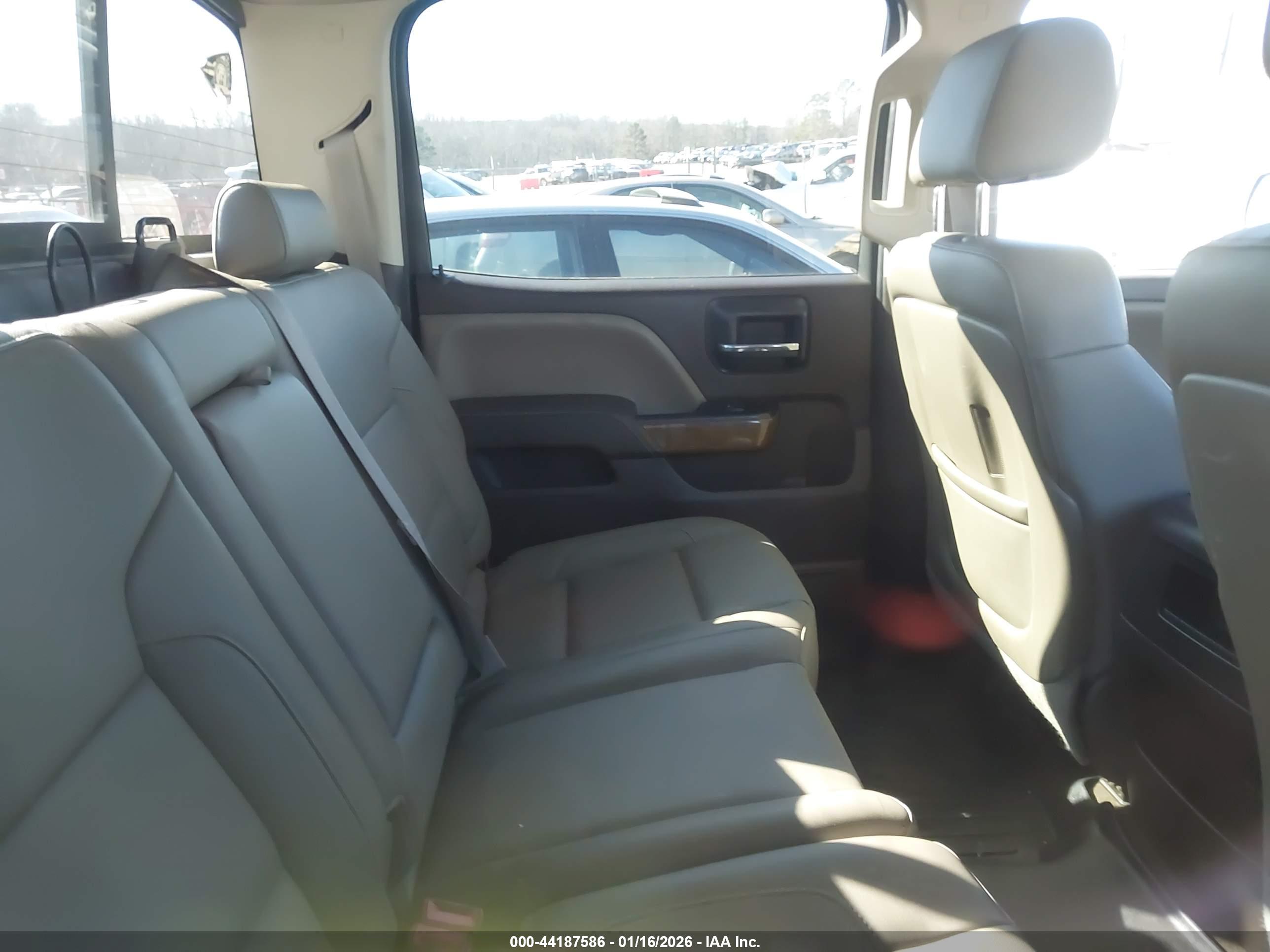 GMC SIERRA image 8