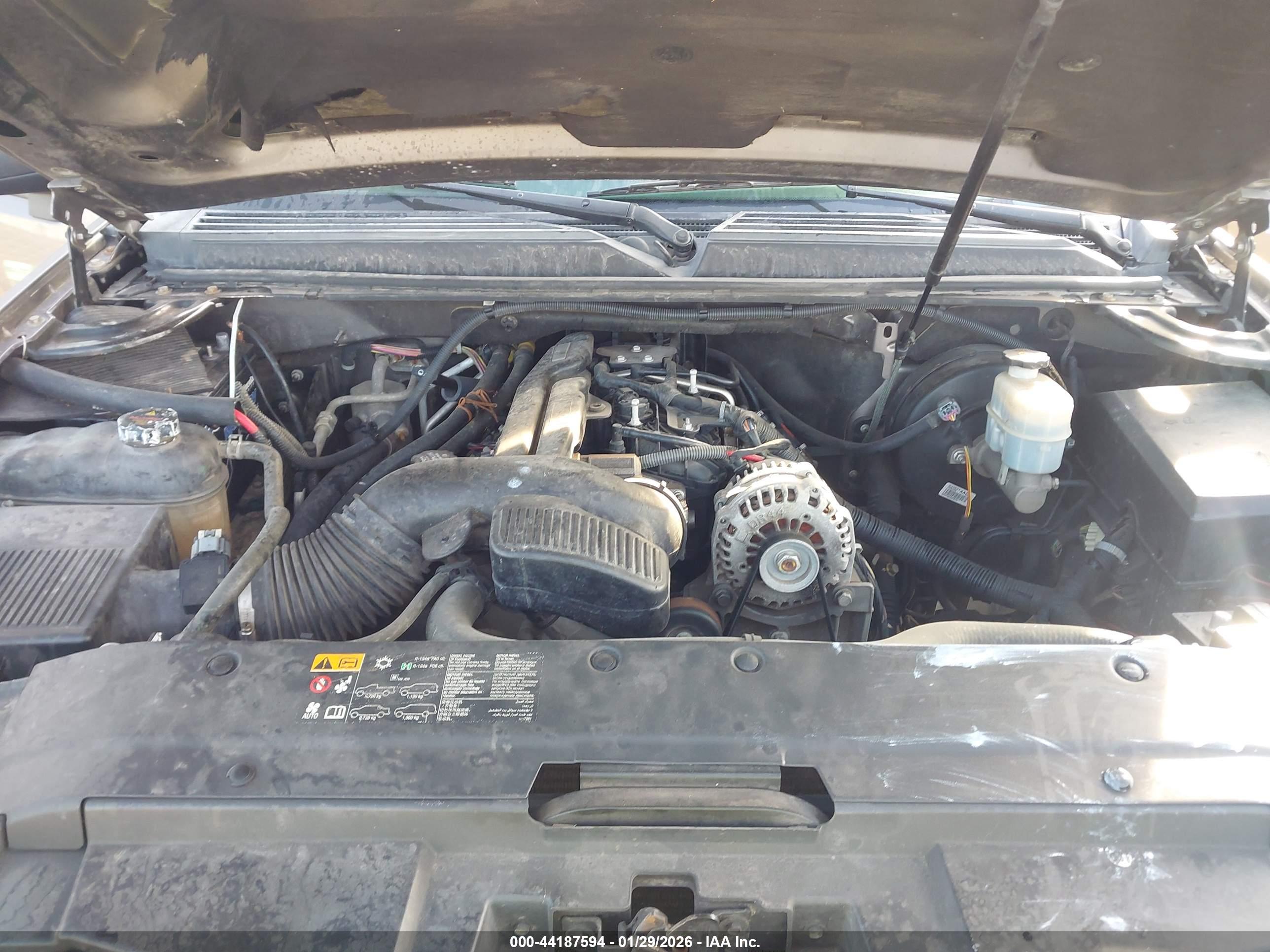 CHEVROLET SUBURBAN image 10