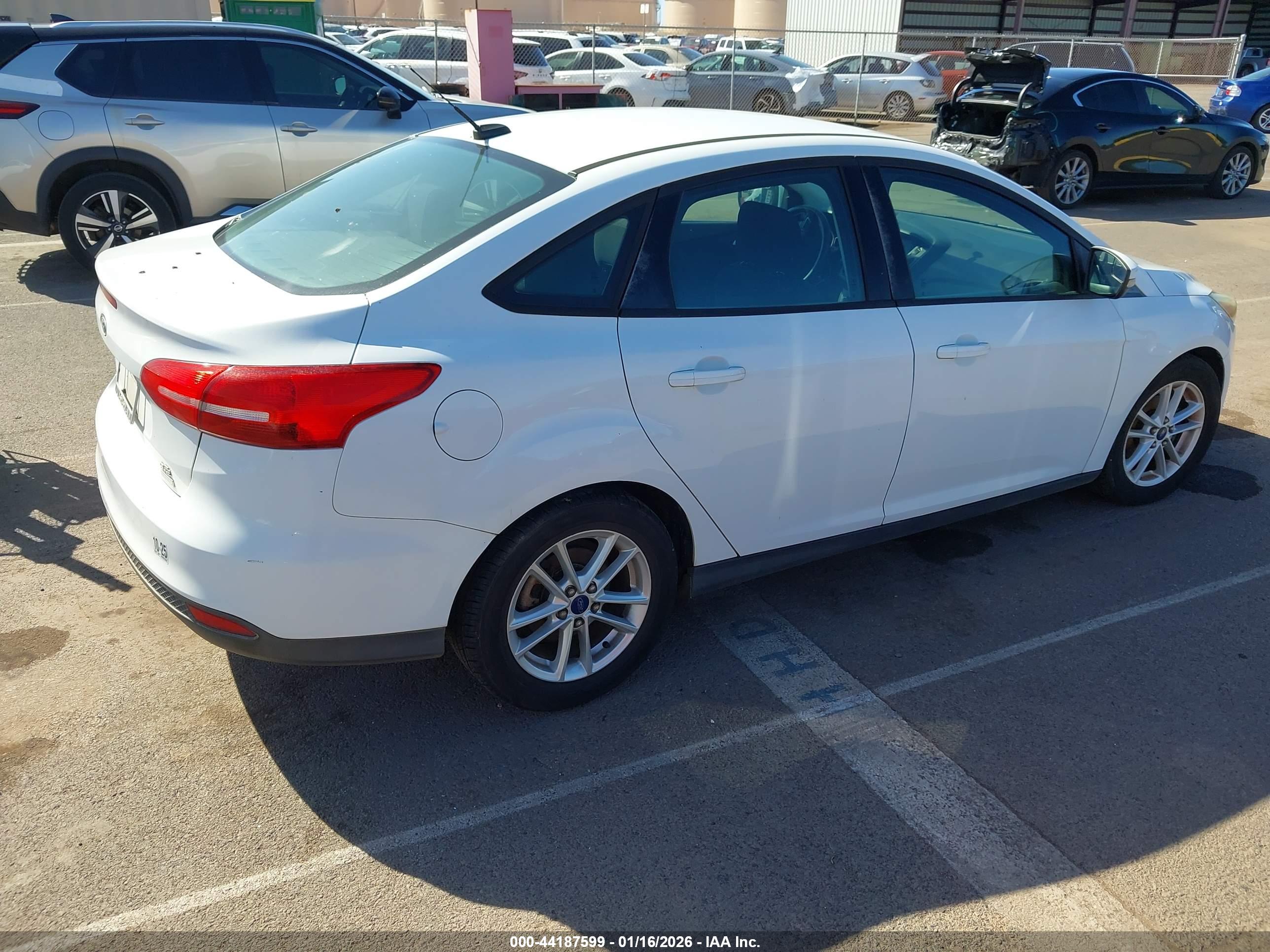 FORD FOCUS image 4