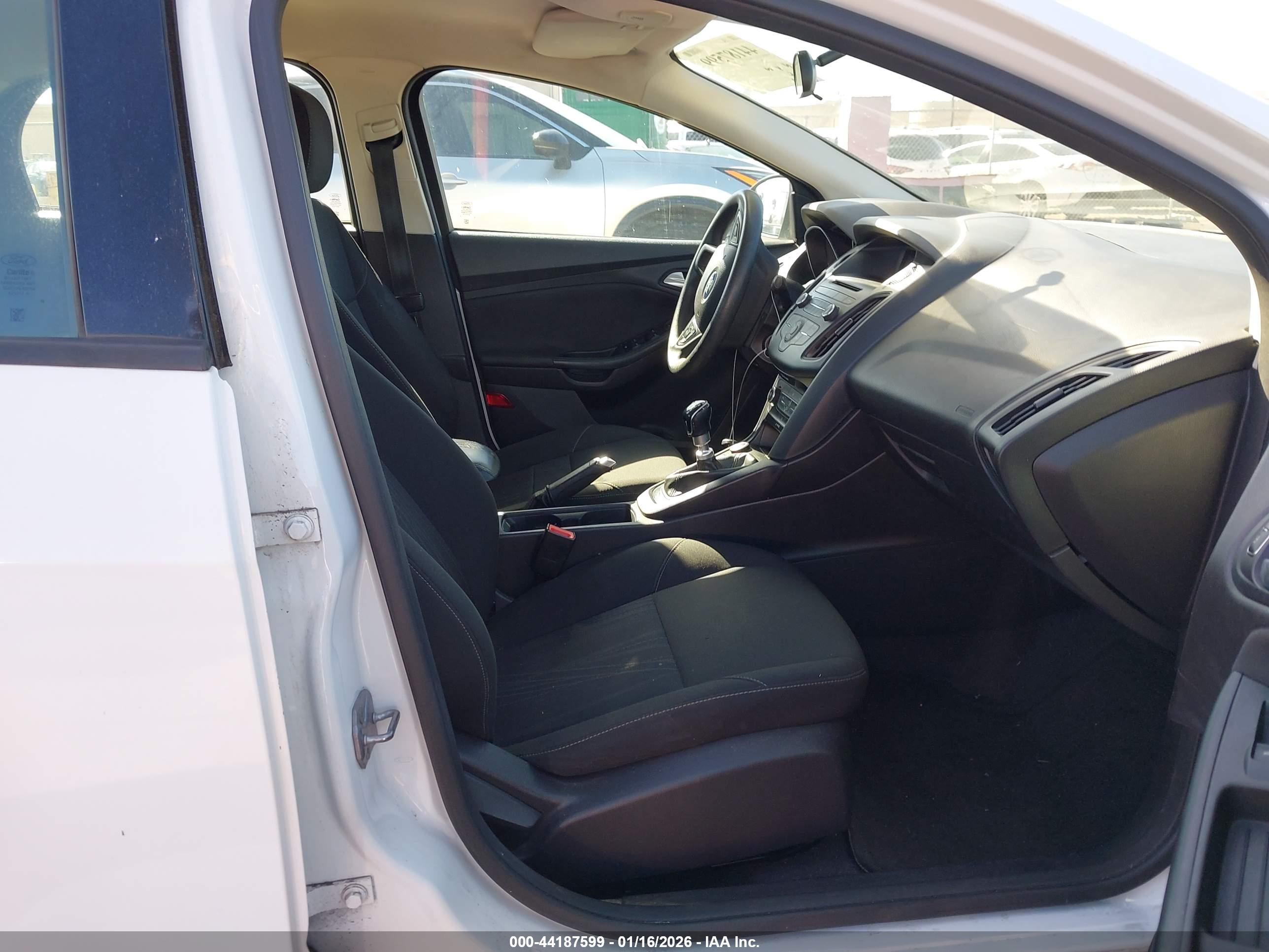 FORD FOCUS image 5