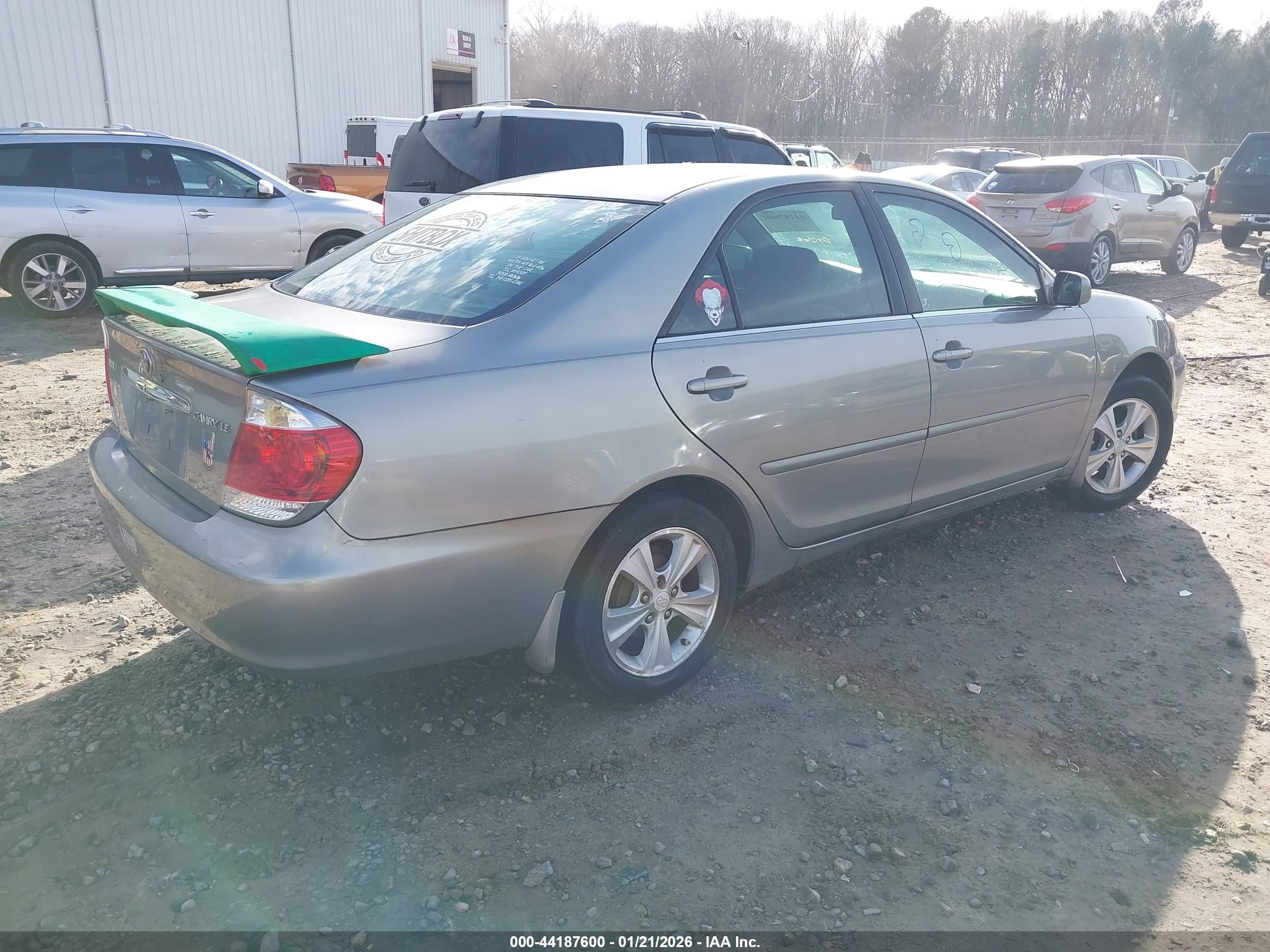 TOYOTA CAMRY image 4