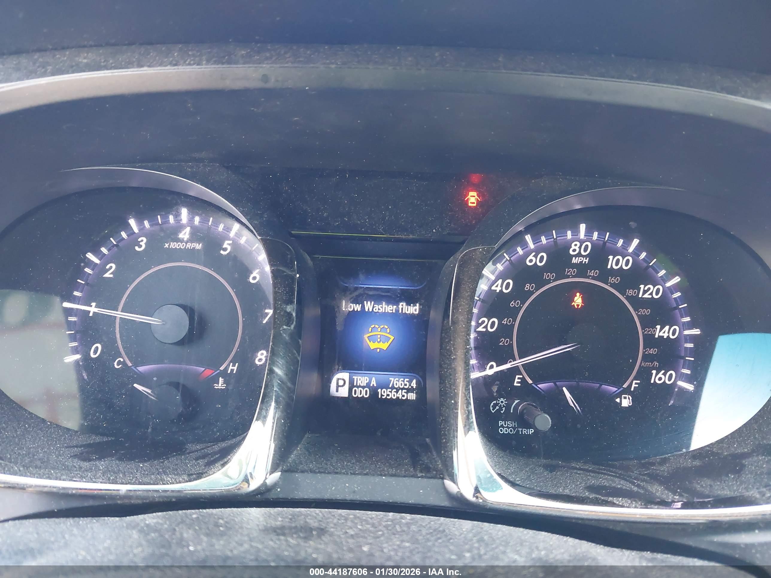 TOYOTA AVALON image 7