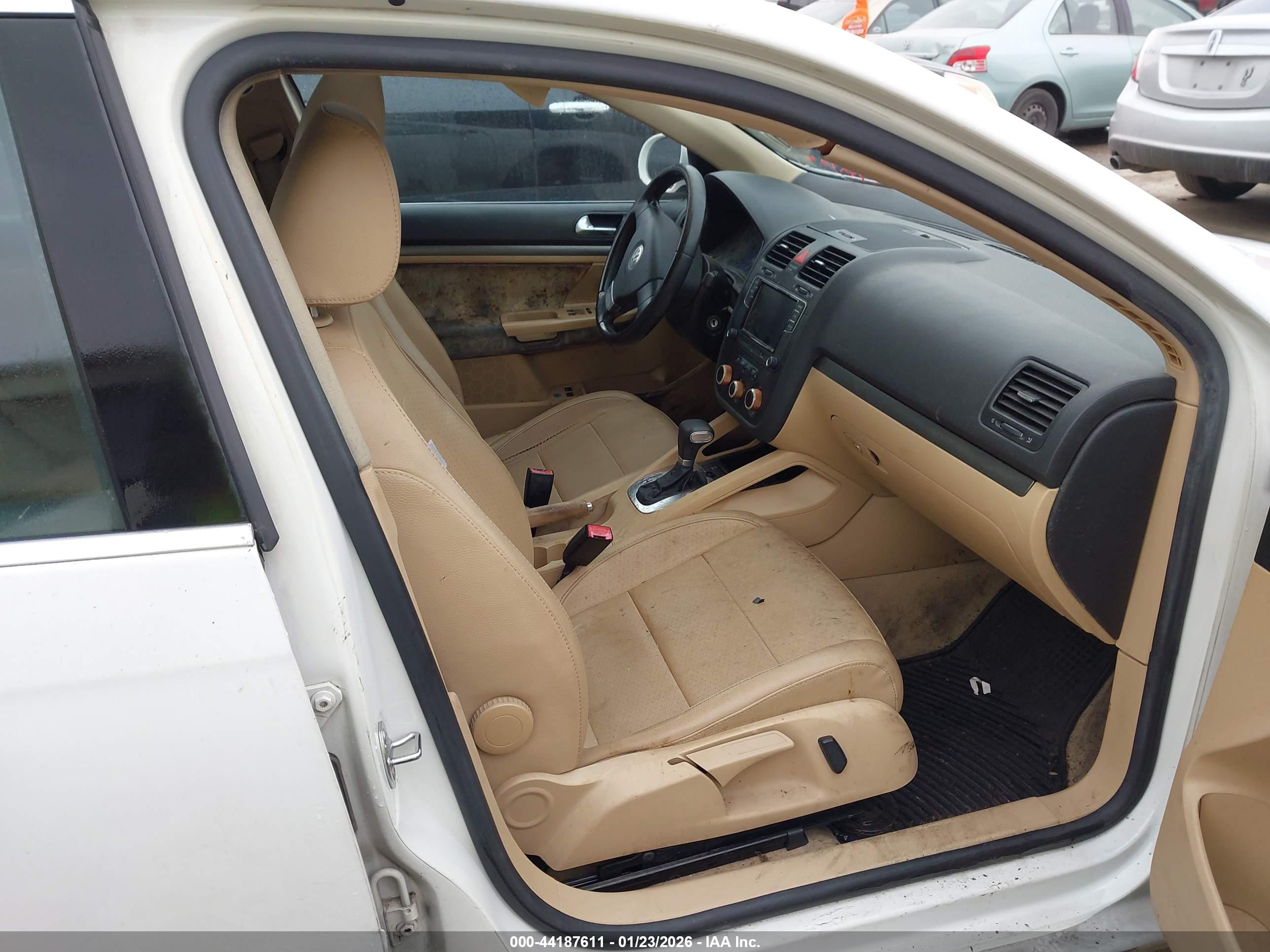 VOLKSWAGEN JETTA image 5