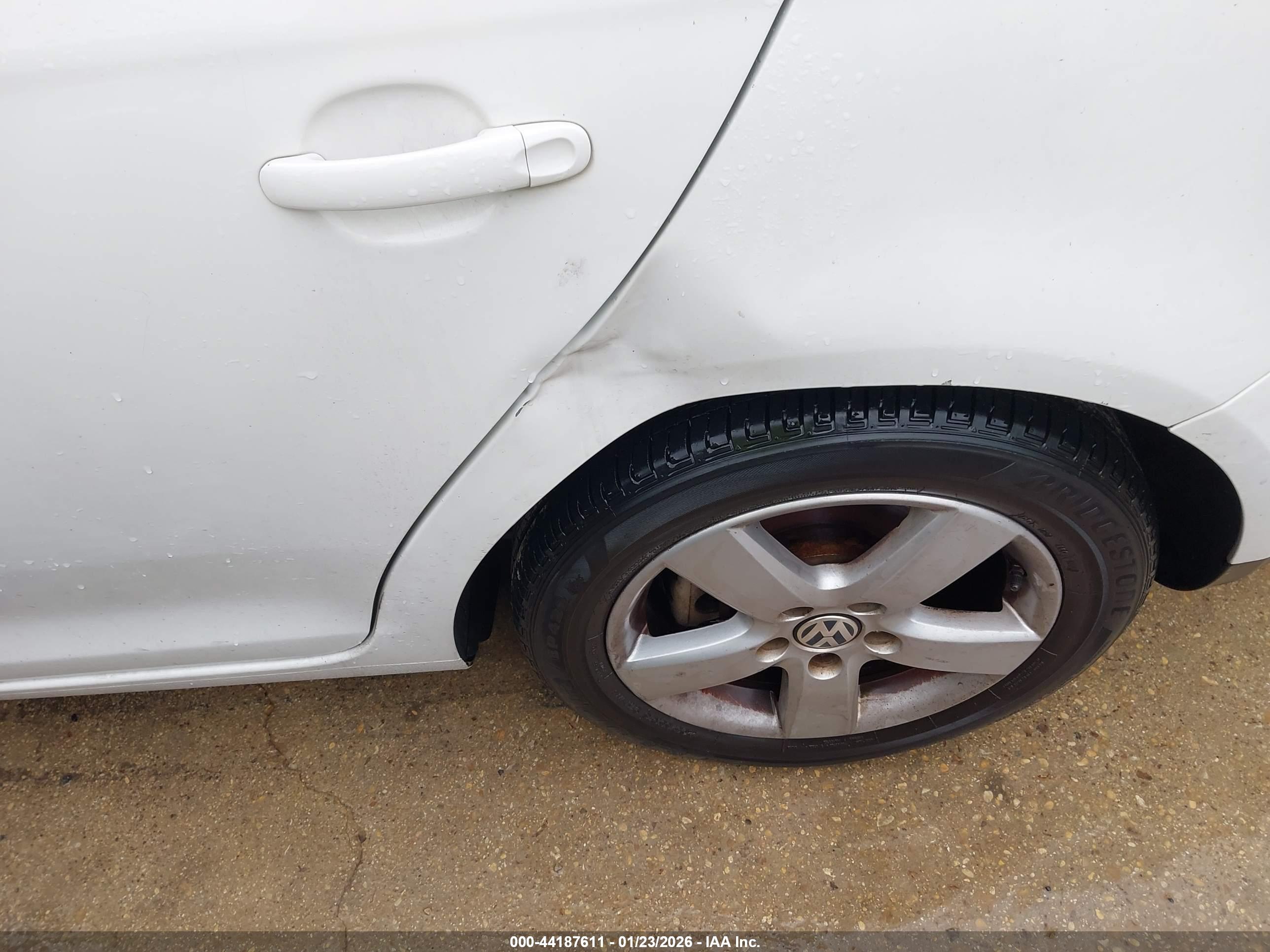 VOLKSWAGEN JETTA image 6