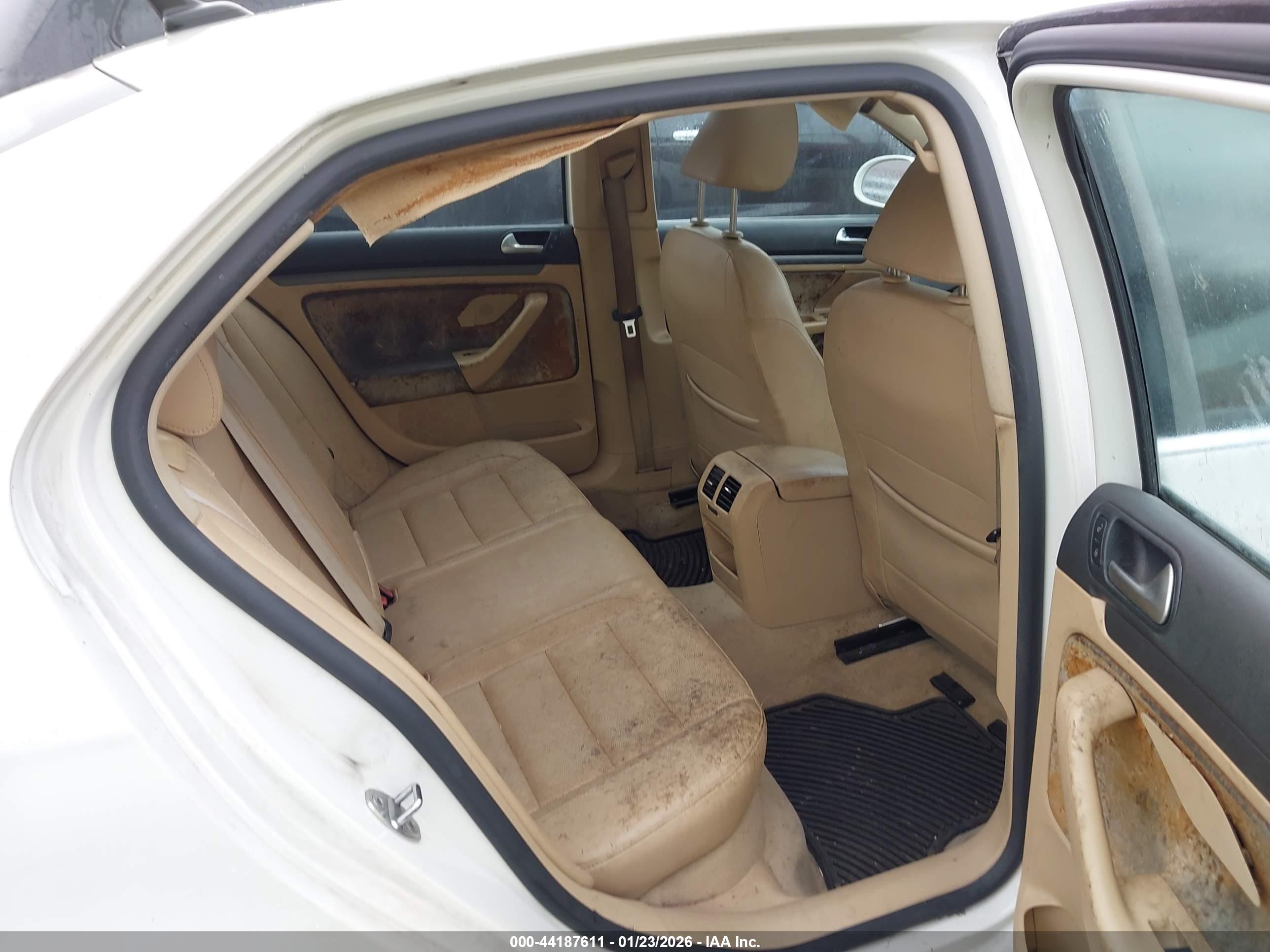 VOLKSWAGEN JETTA image 8