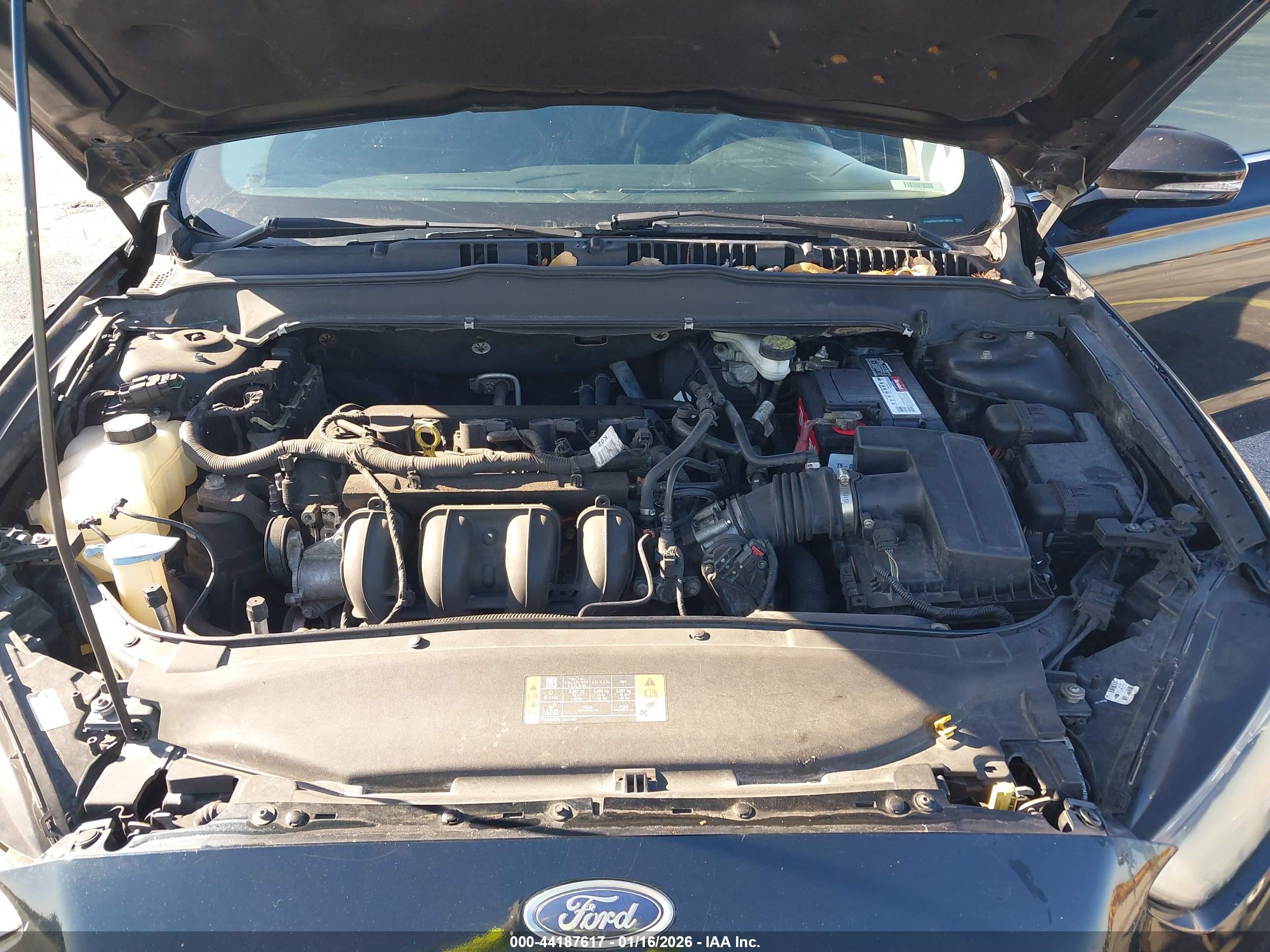 FORD FUSION image 10