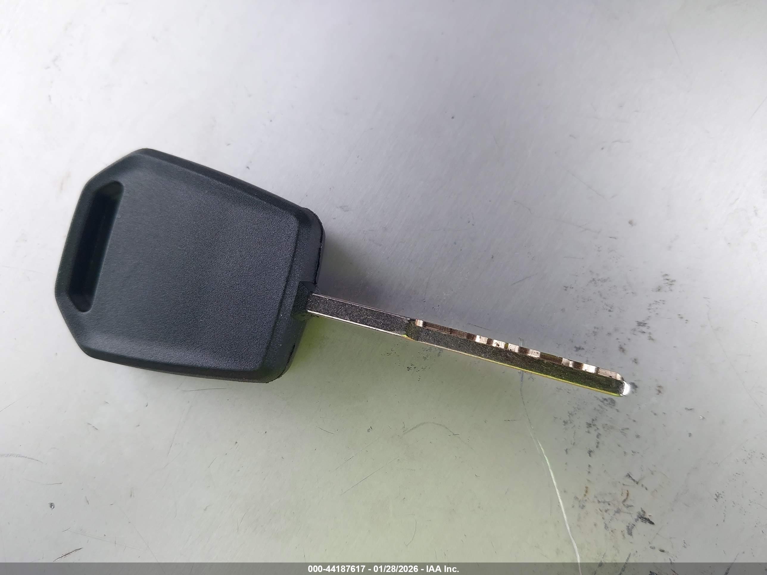 FORD FUSION image 11