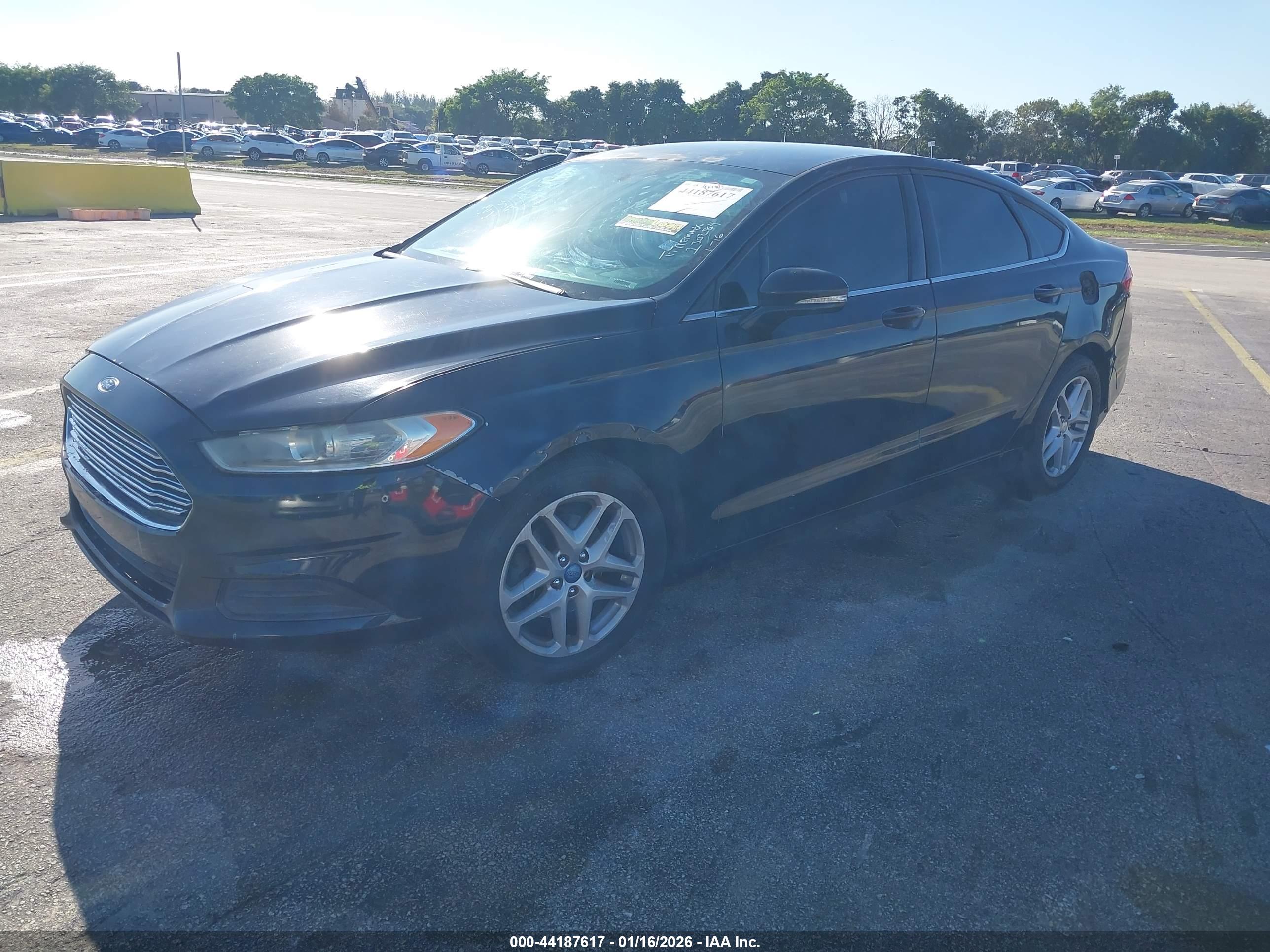 FORD FUSION image 2