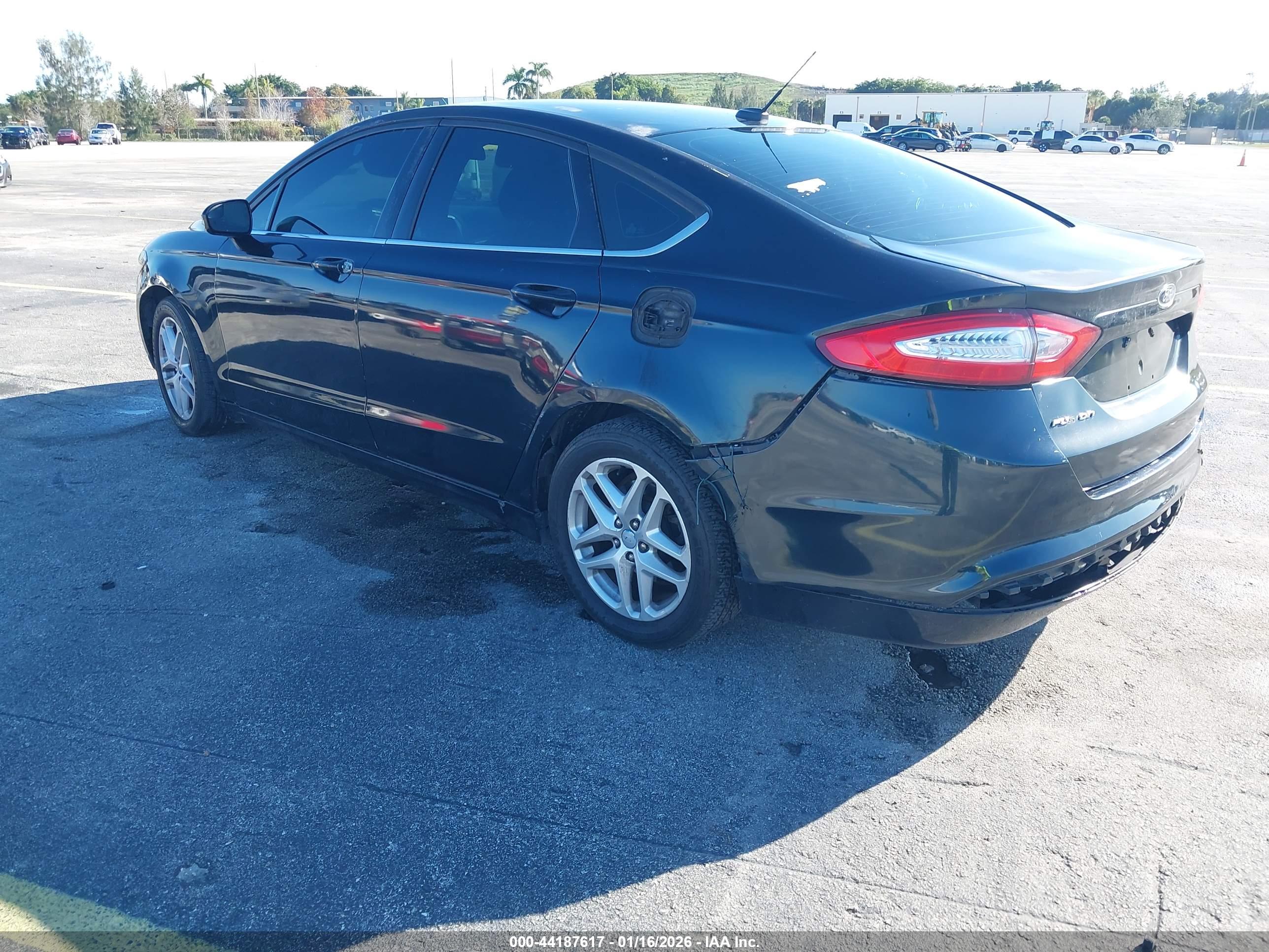 FORD FUSION image 3