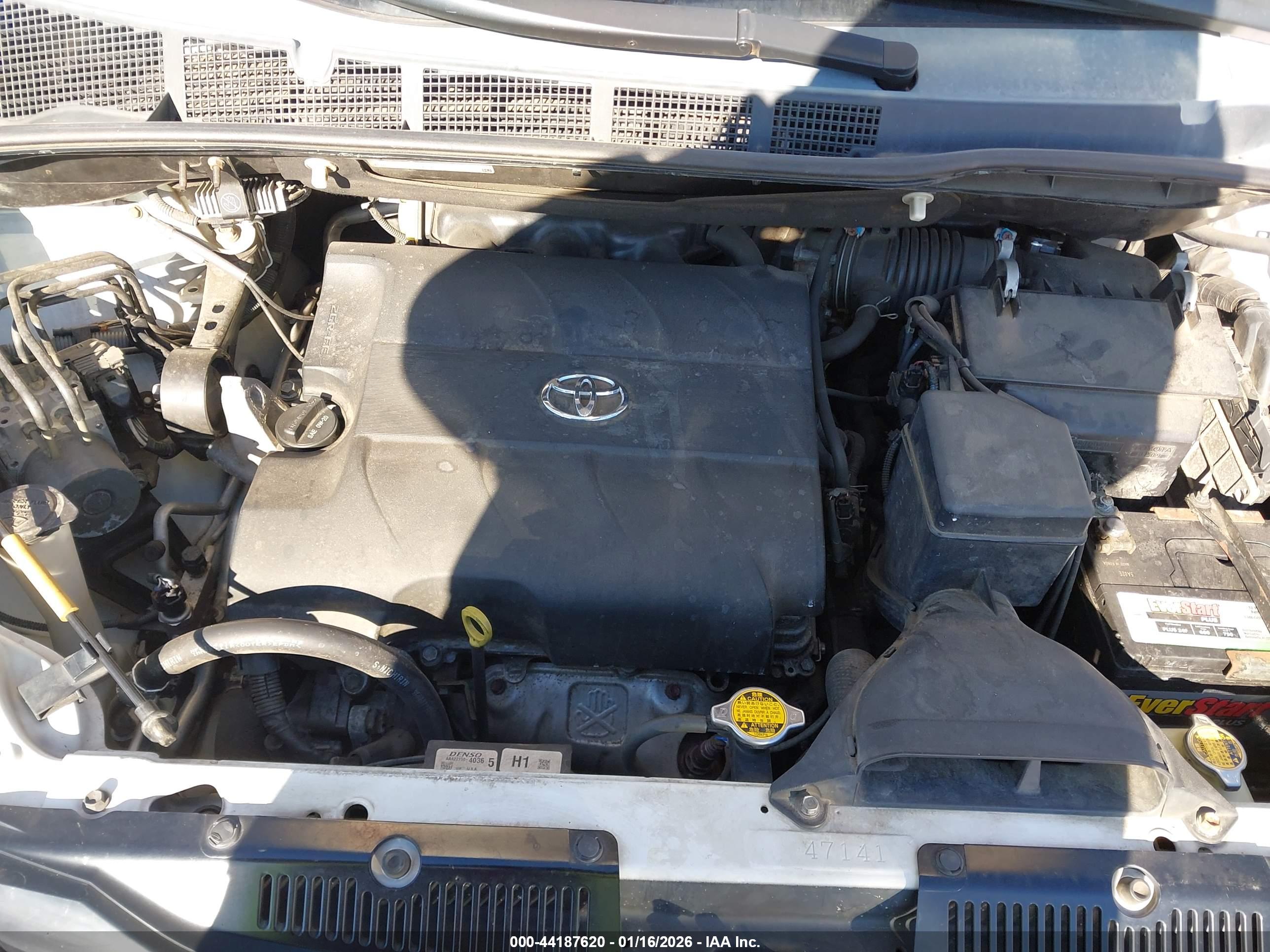 TOYOTA SIENNA image 10