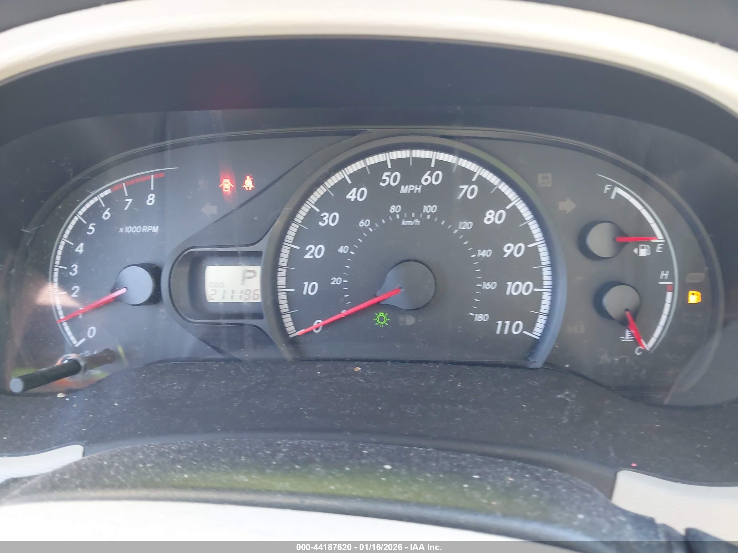 TOYOTA SIENNA image 7