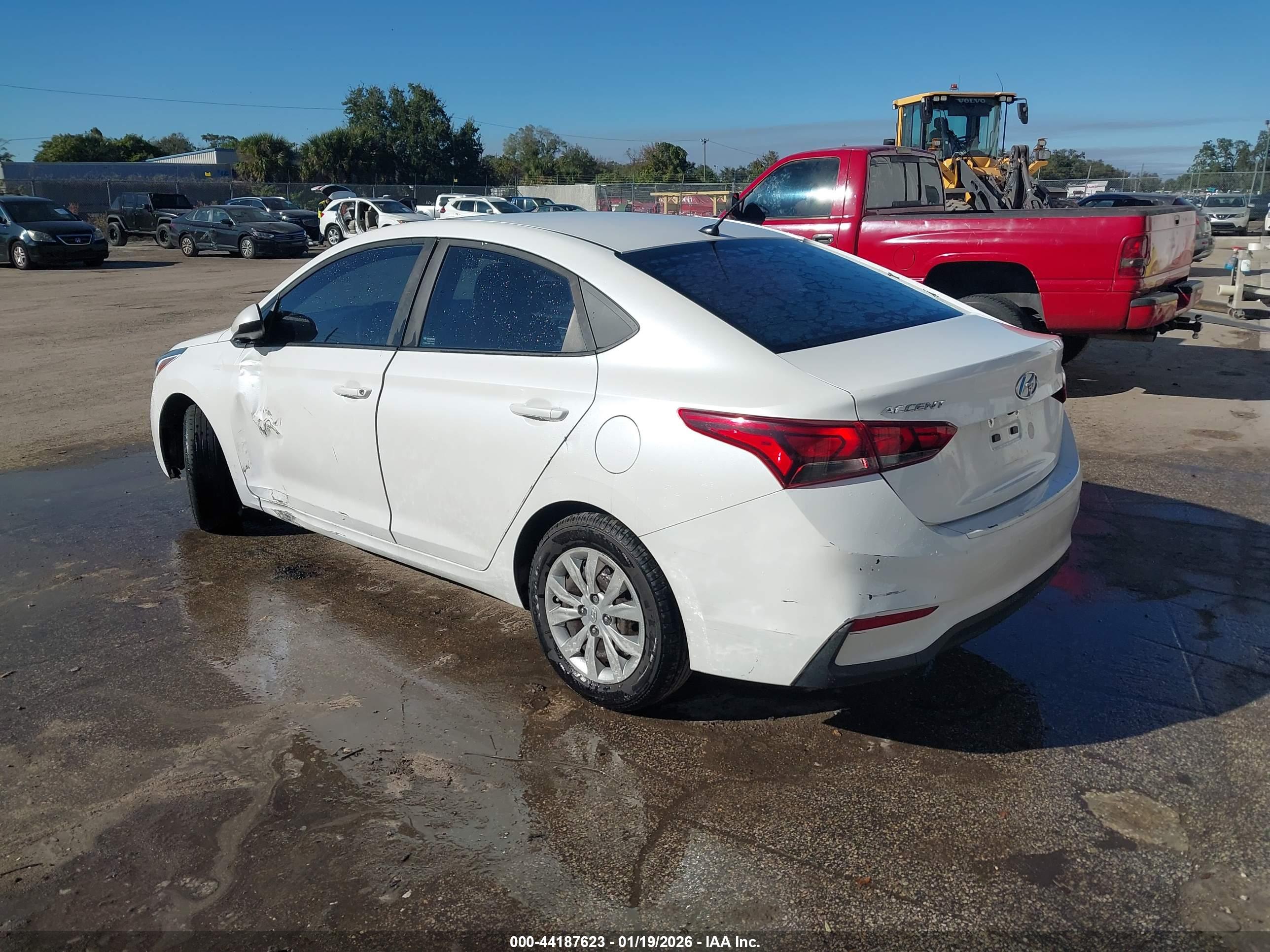HYUNDAI ACCENT image 3
