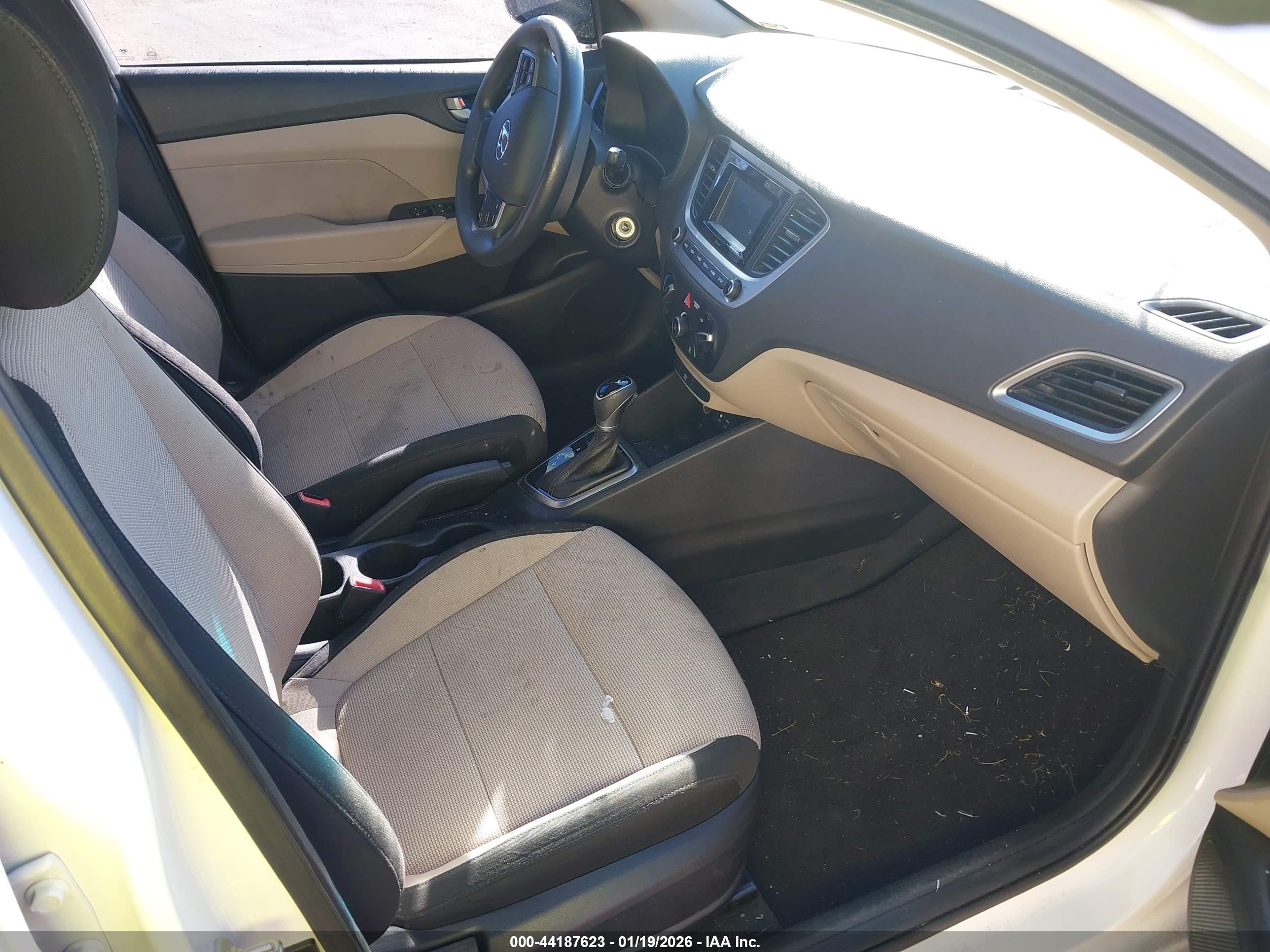 HYUNDAI ACCENT image 5