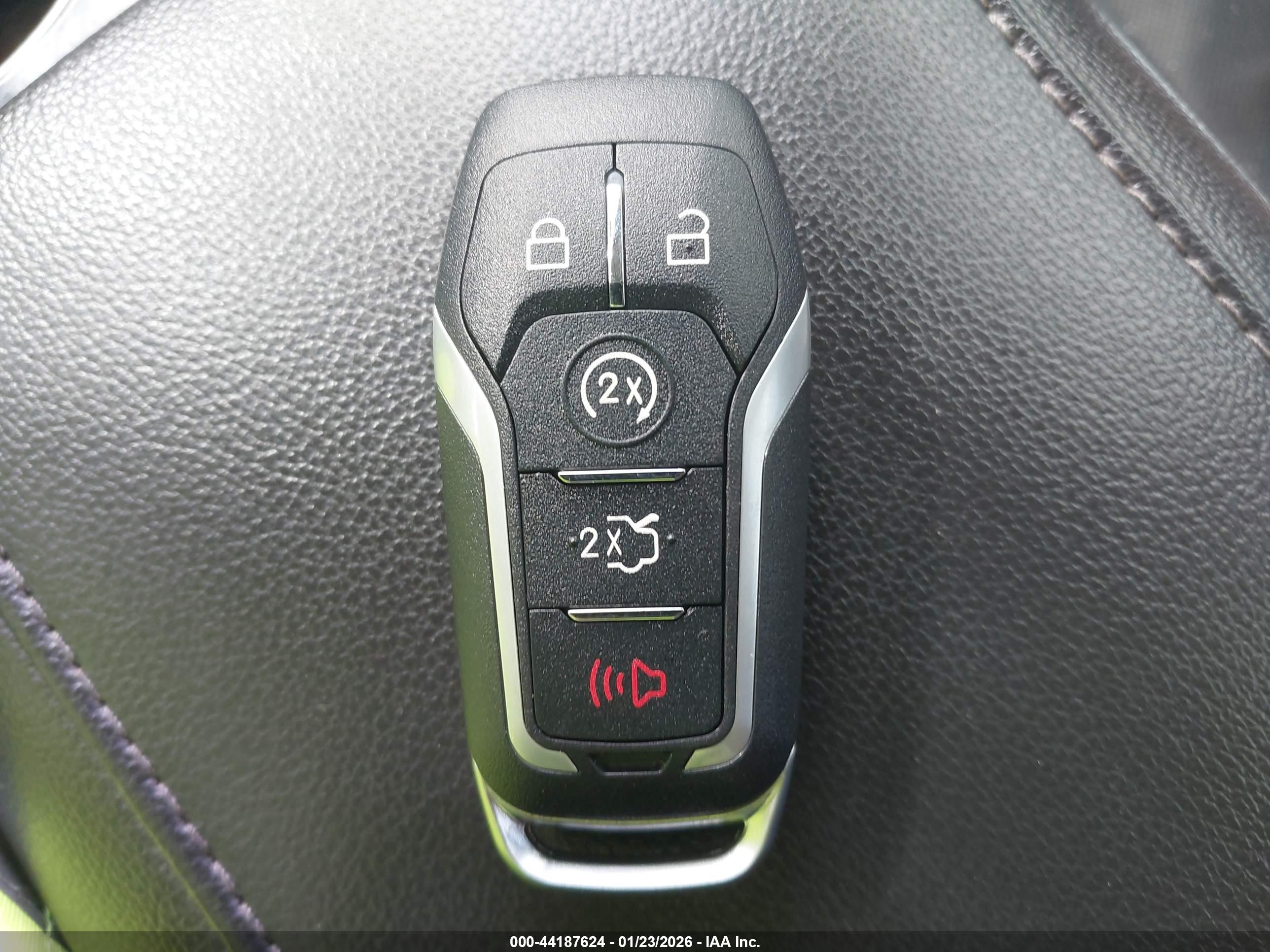 FORD FUSION image 11