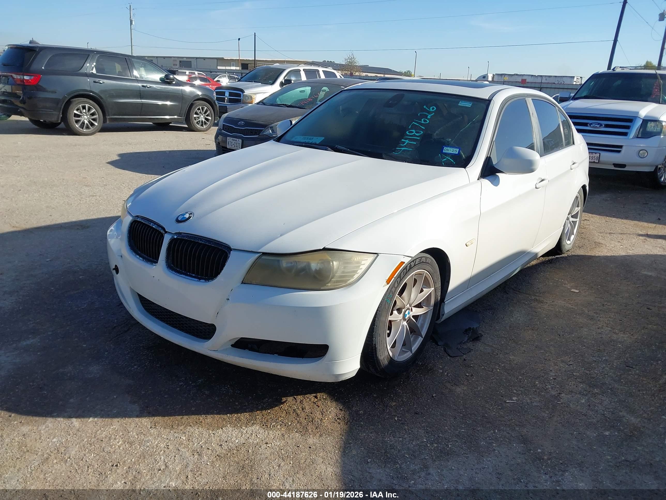 BMW 328I image 2