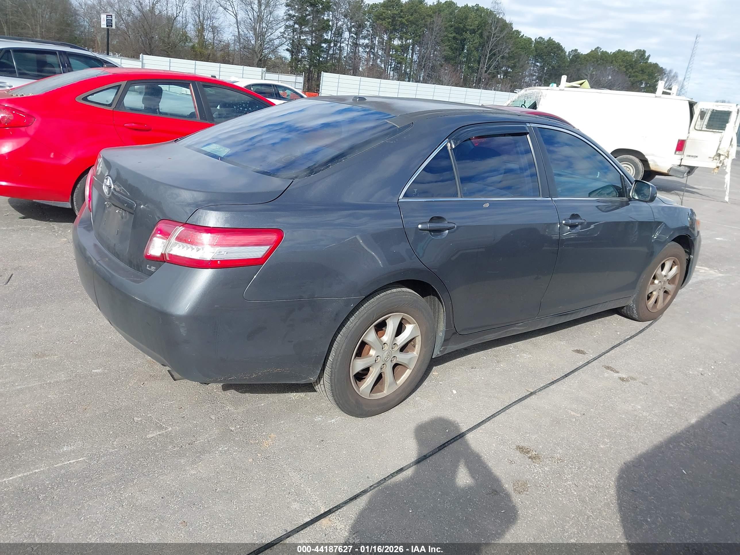 TOYOTA CAMRY image 4