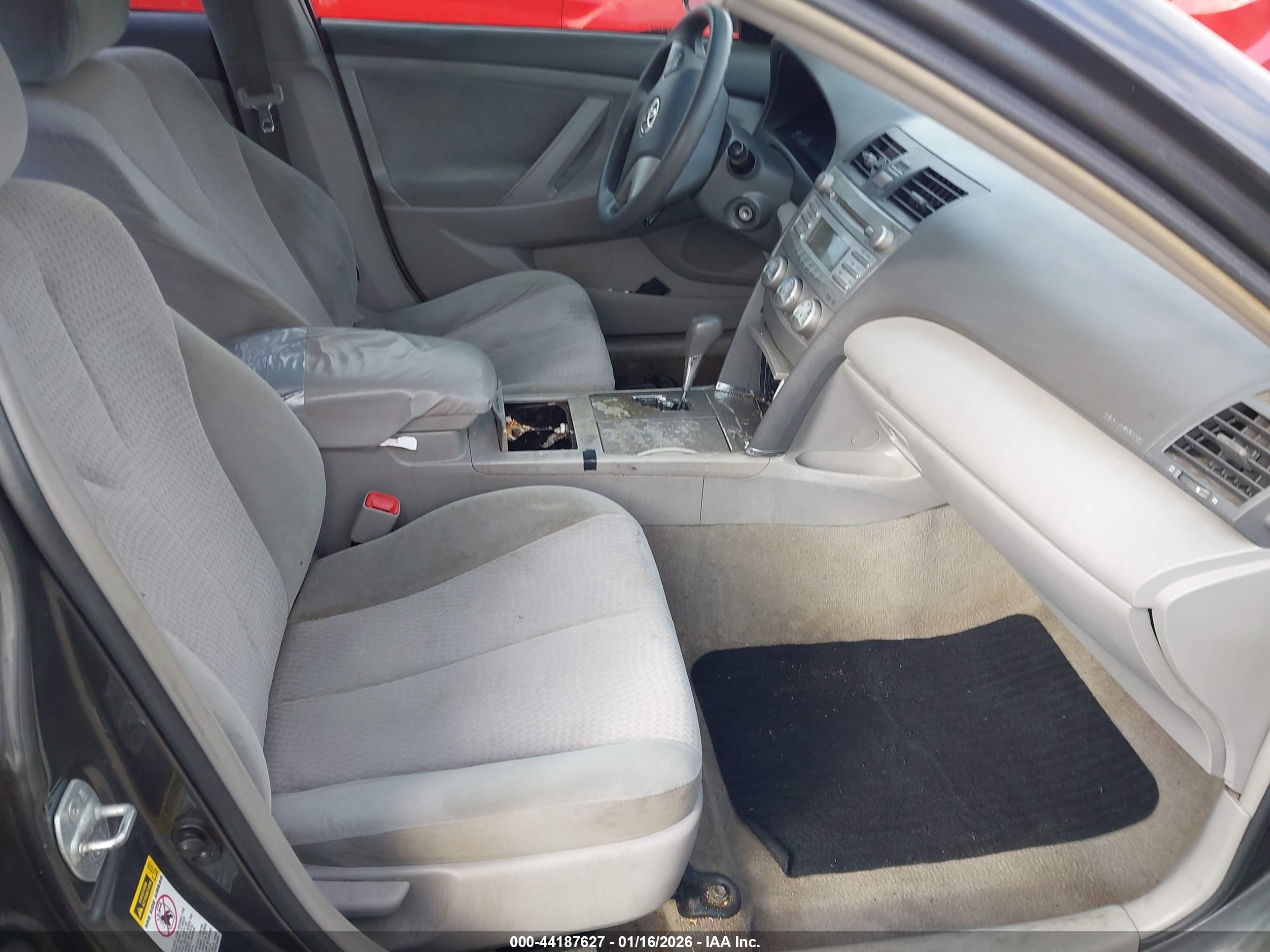 TOYOTA CAMRY image 5
