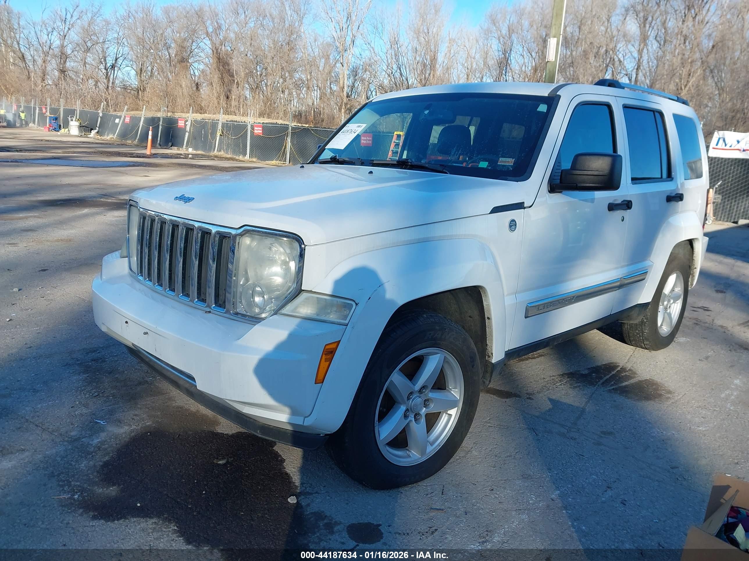 JEEP LIBERTY image 2