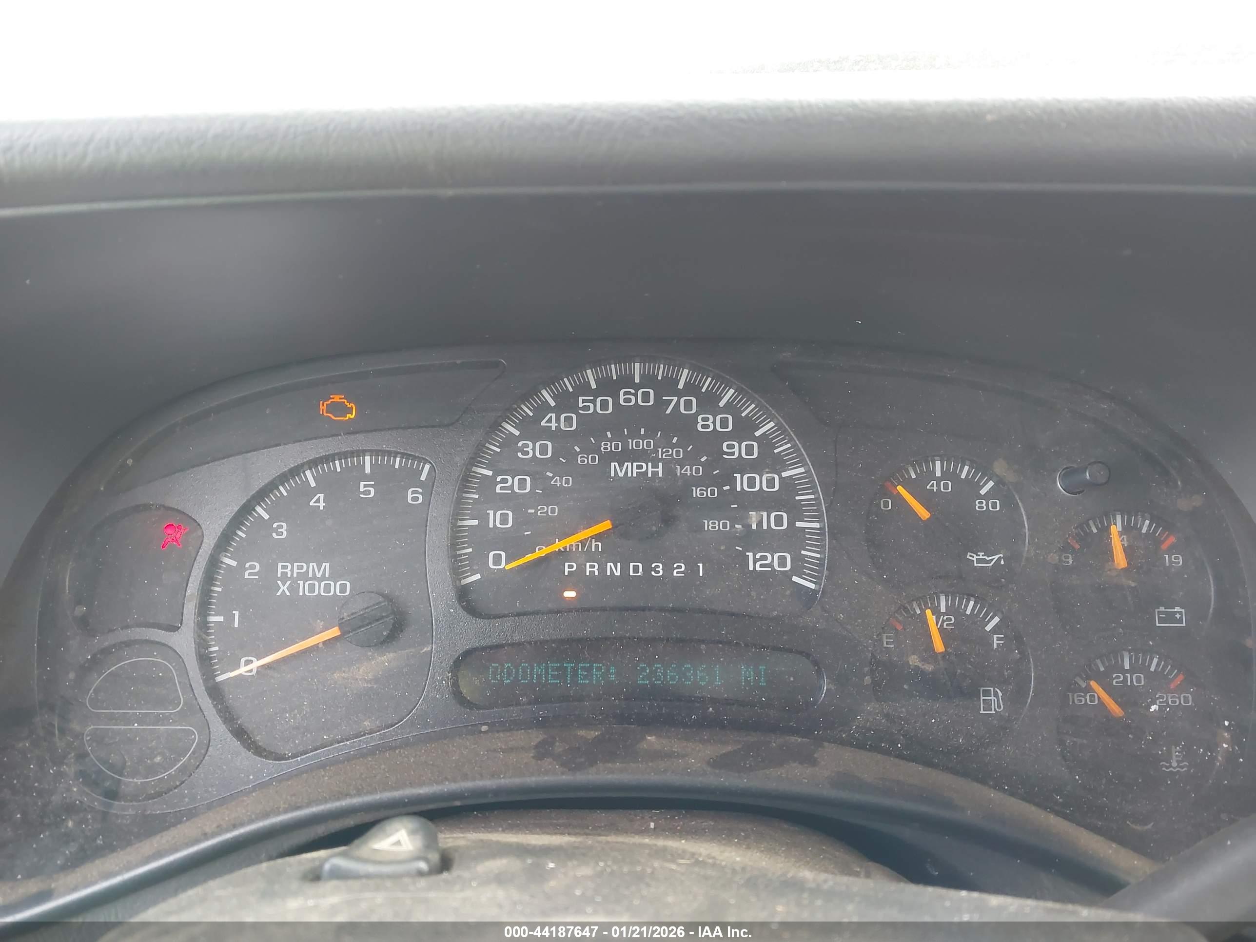 CHEVROLET SILVERADO image 7