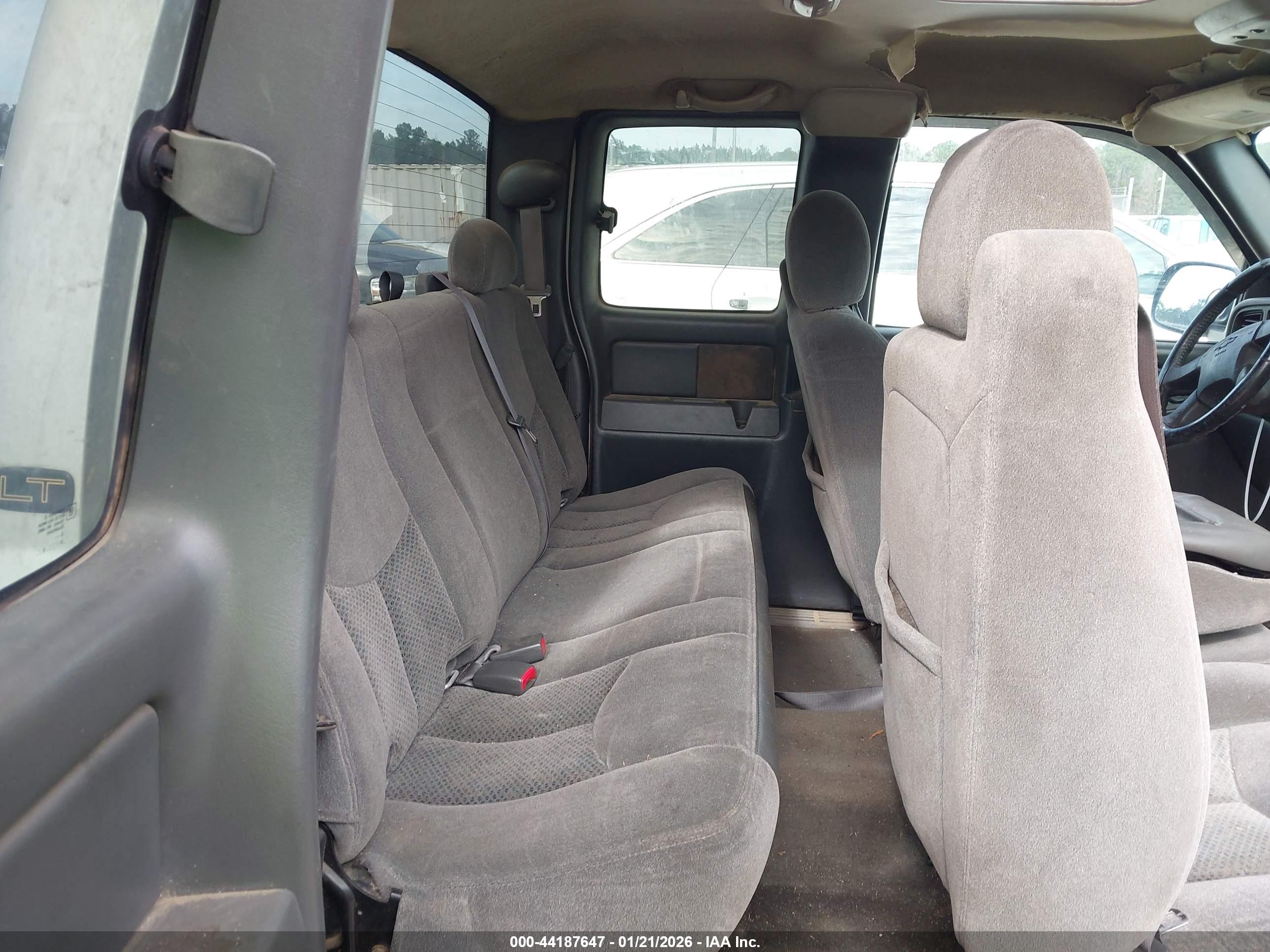 CHEVROLET SILVERADO image 8