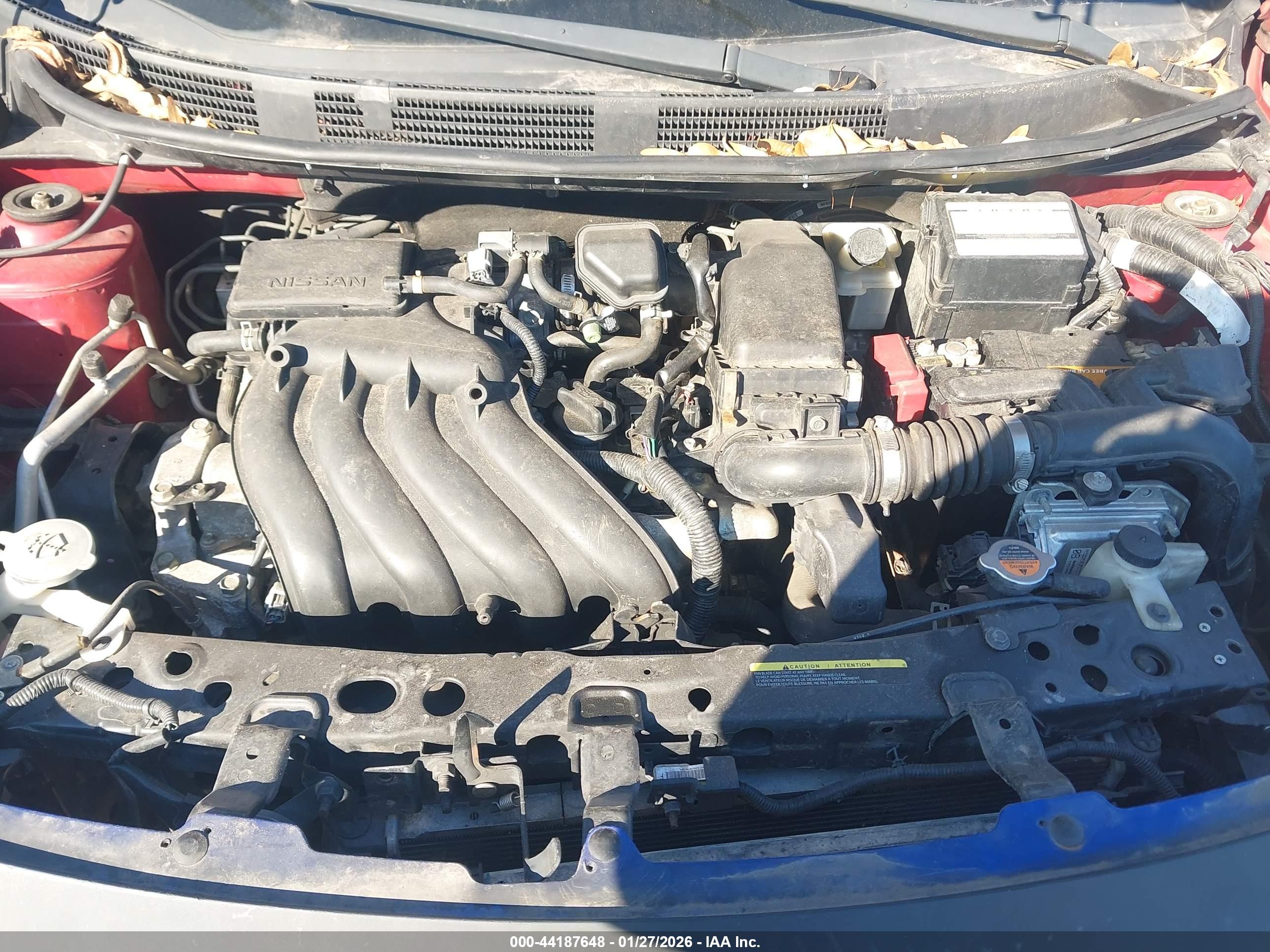 NISSAN VERSA image 10