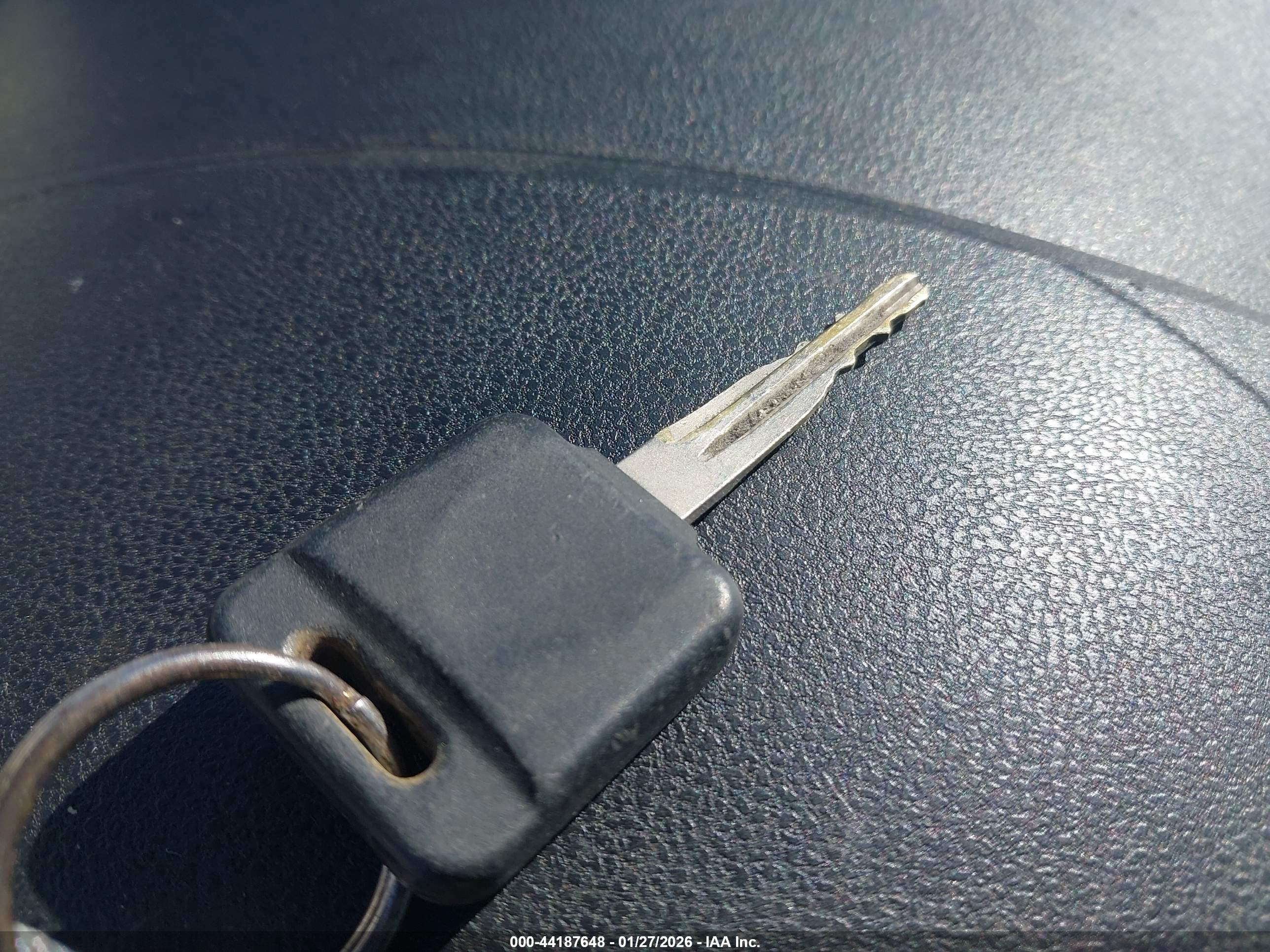 NISSAN VERSA image 11