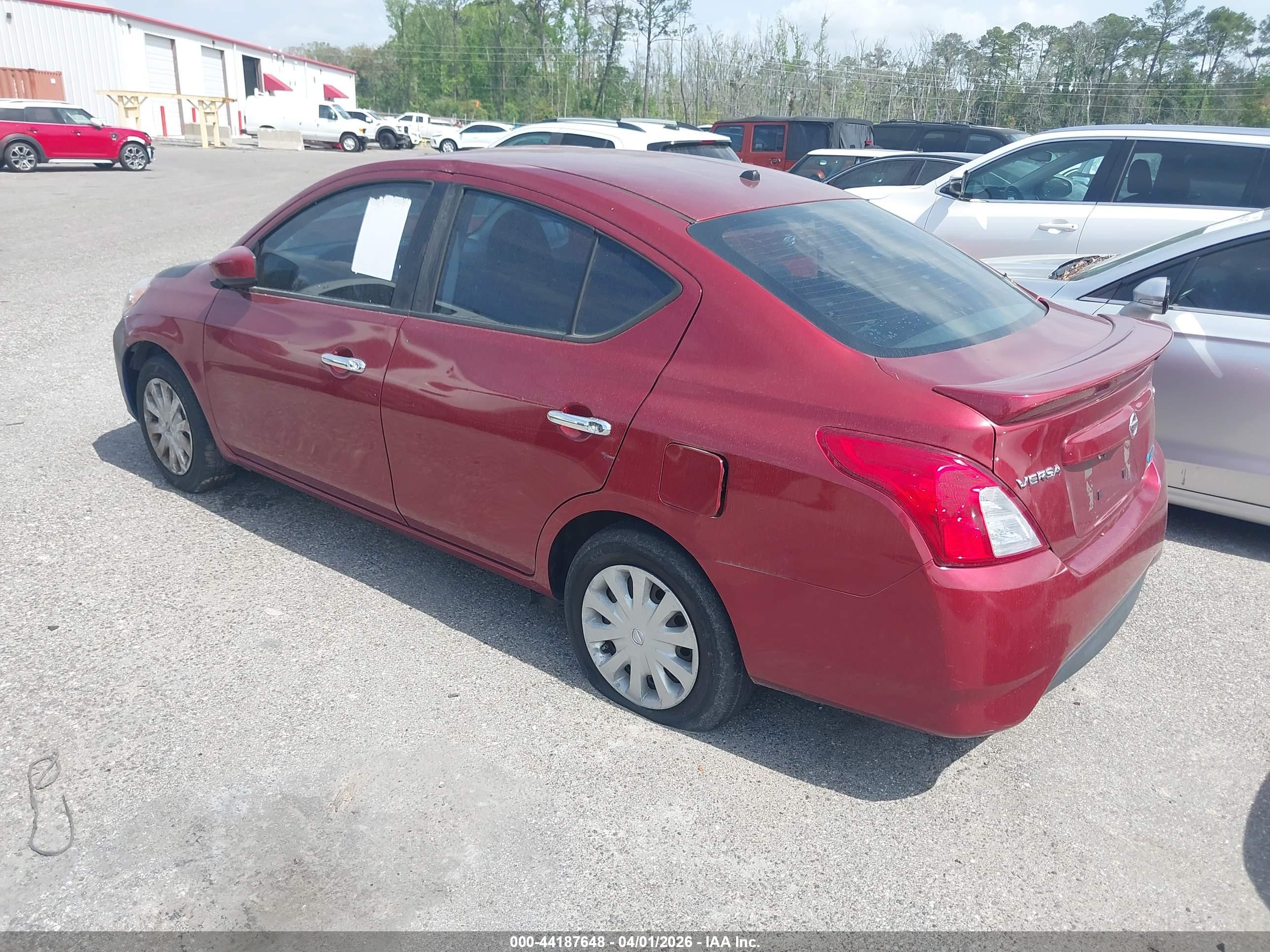 NISSAN VERSA image 3