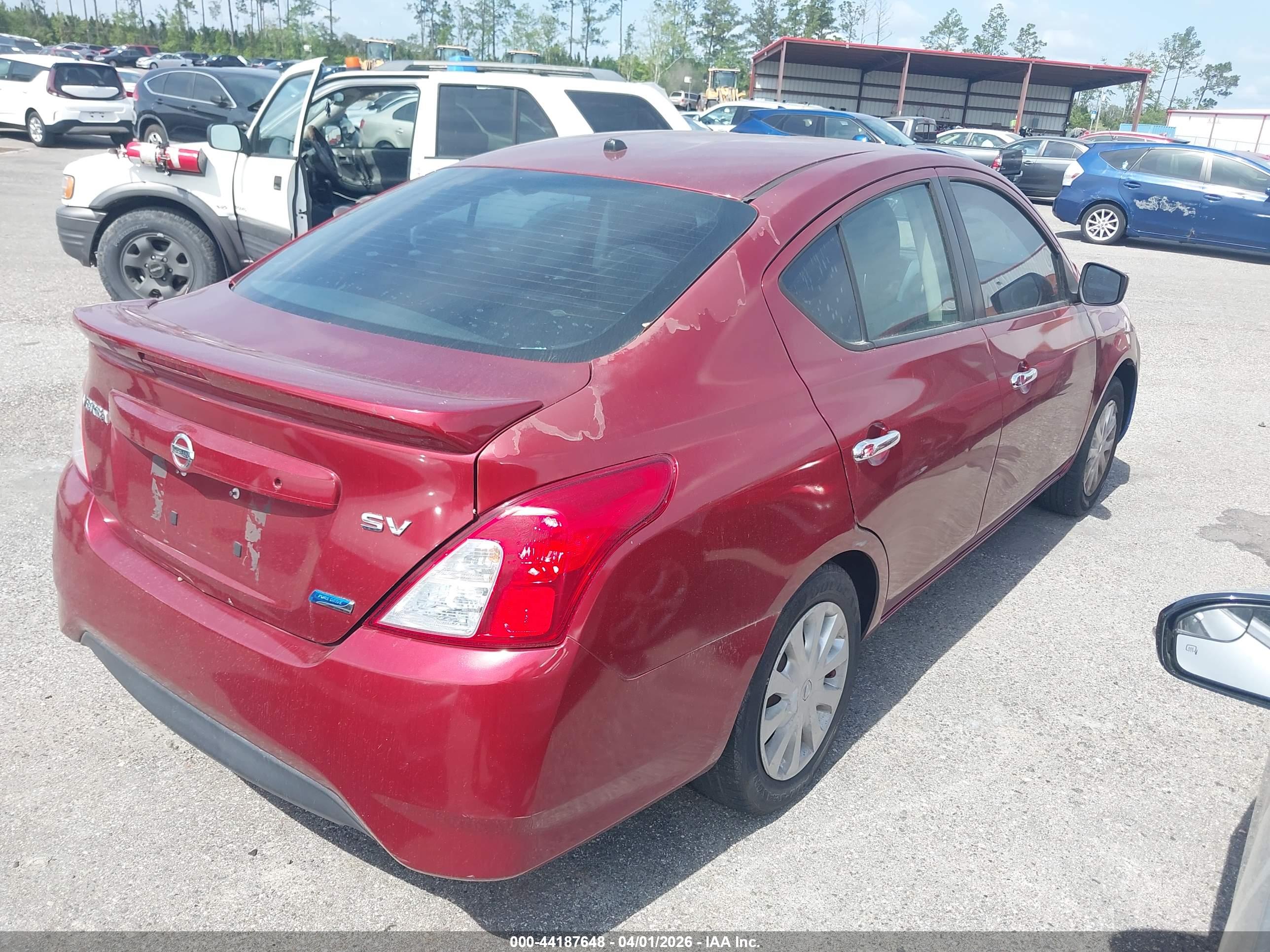 NISSAN VERSA image 4