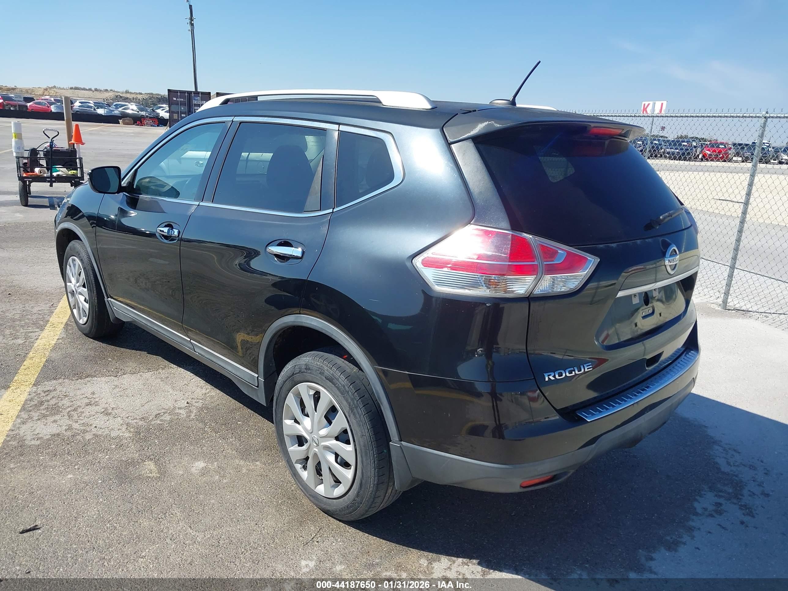 NISSAN ROGUE image 3