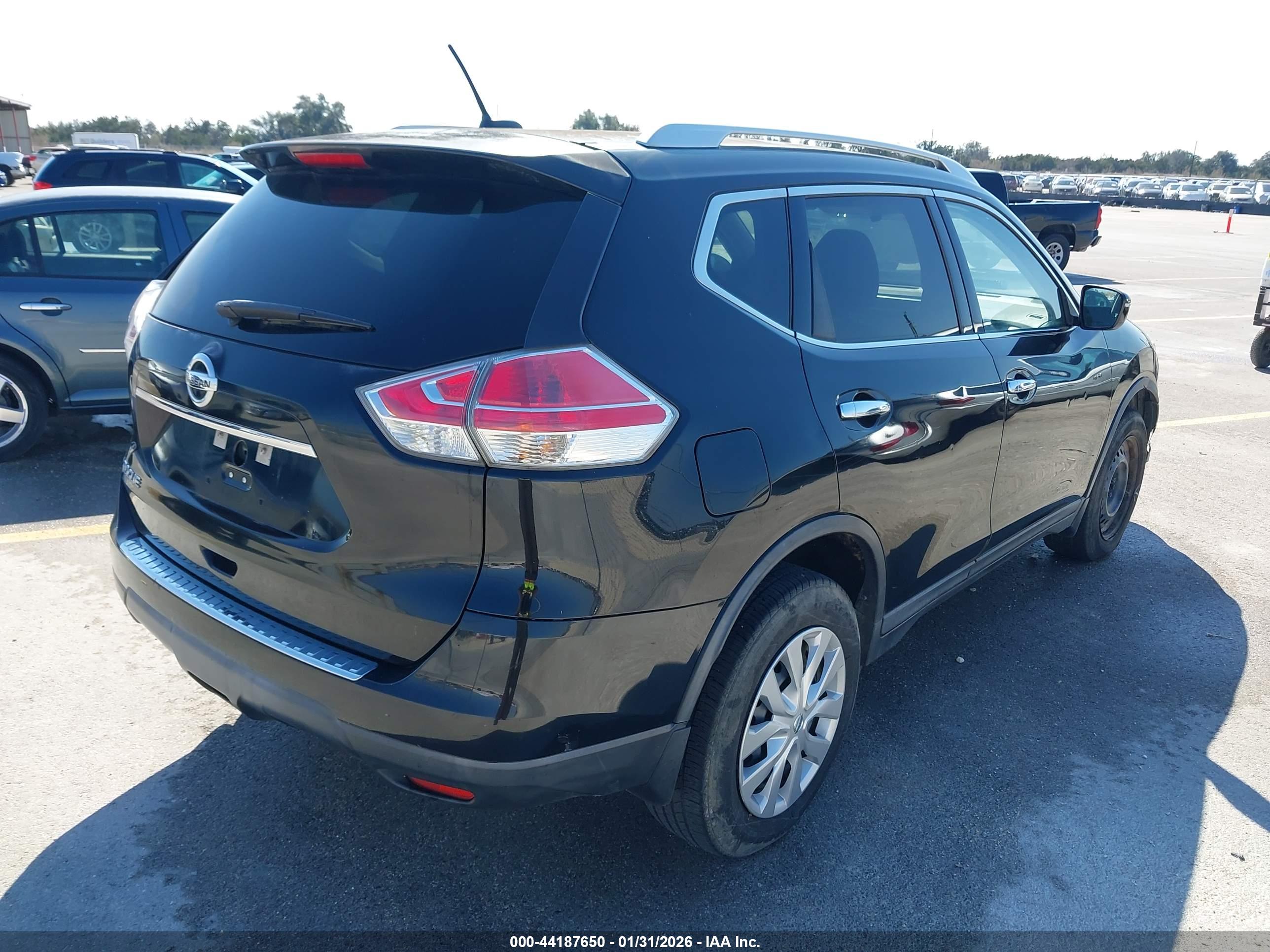 NISSAN ROGUE image 4