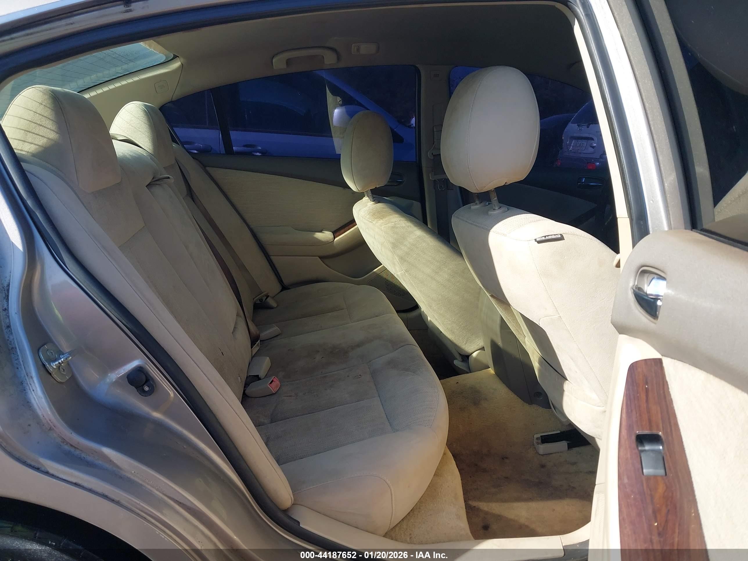 NISSAN ALTIMA image 8