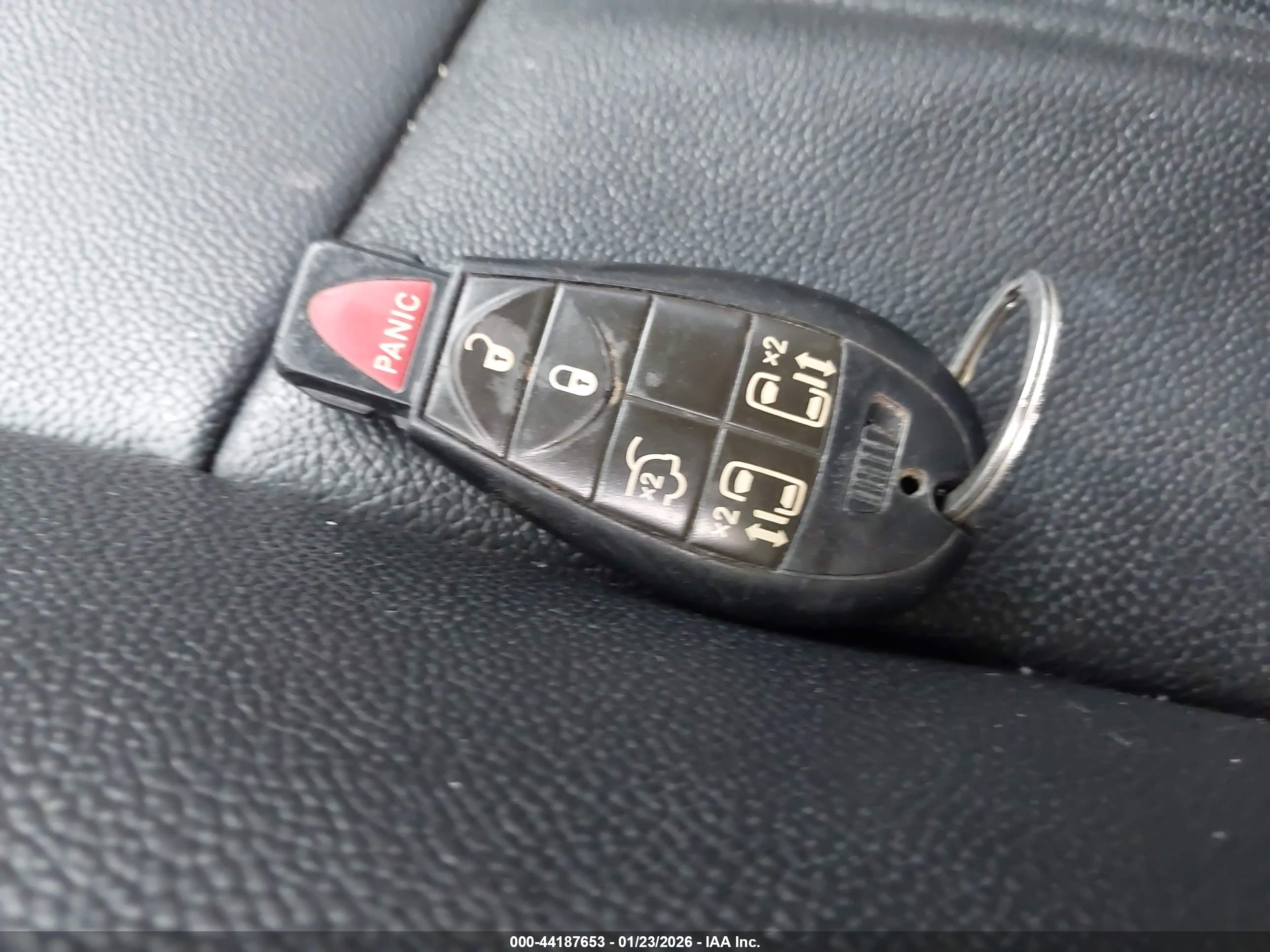 CHRYSLER TOWN image 11