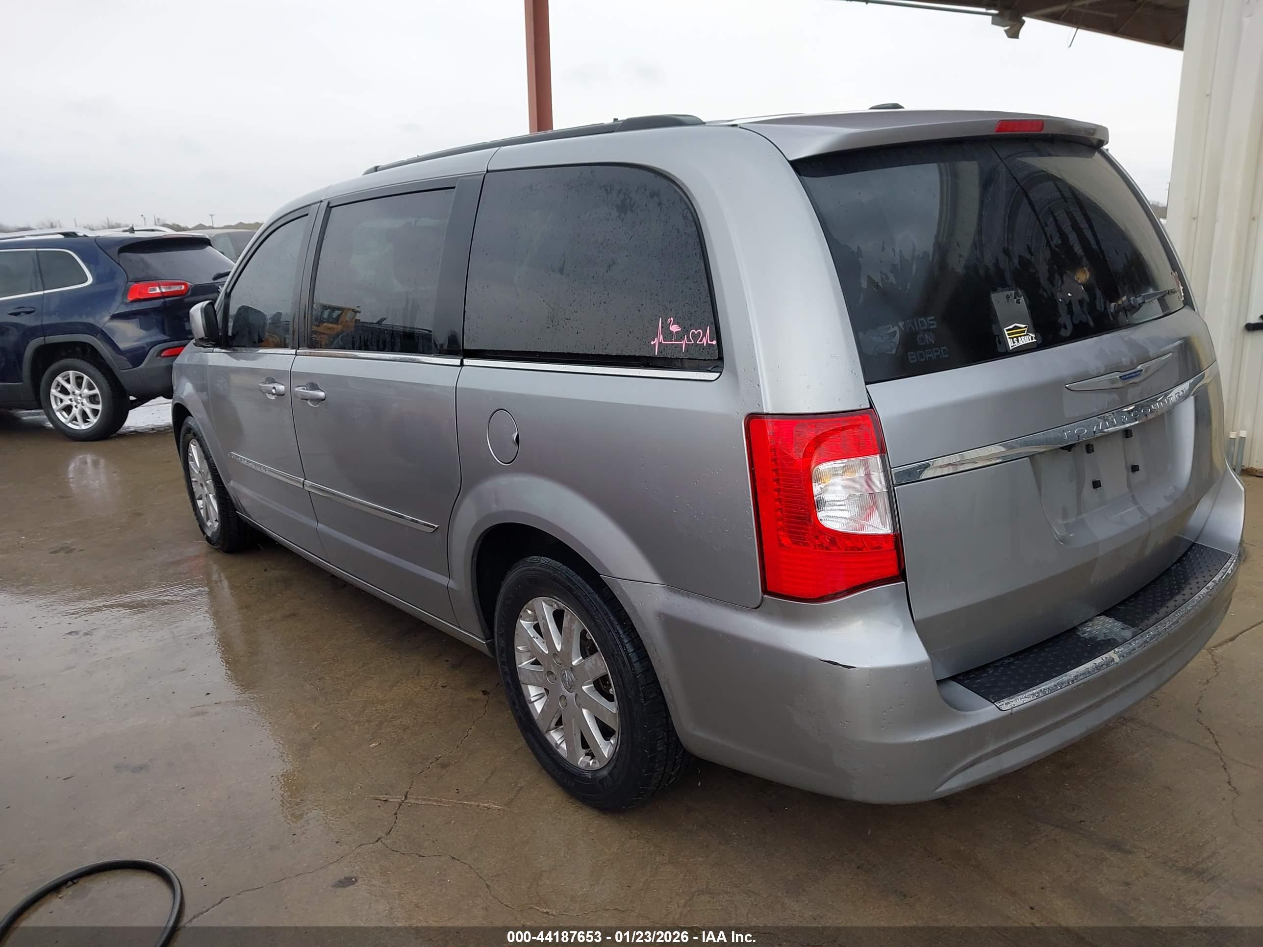 CHRYSLER TOWN image 3