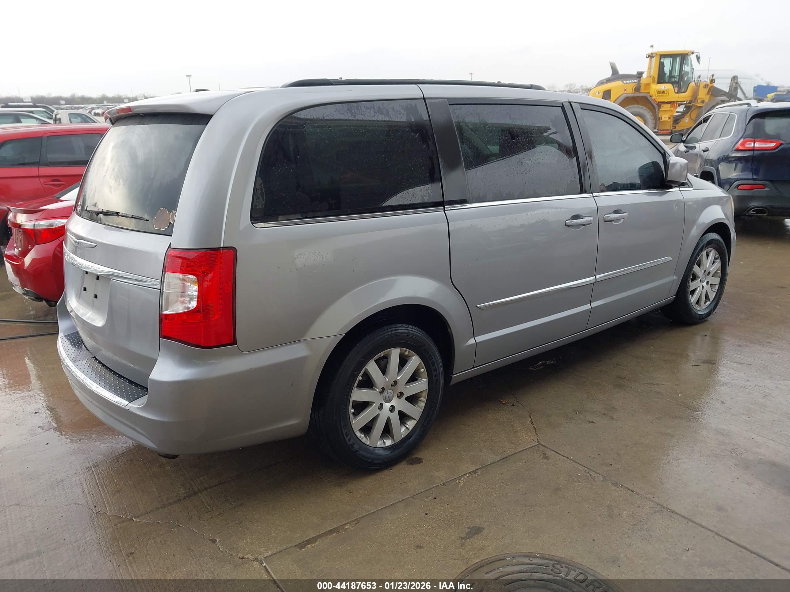 CHRYSLER TOWN image 4
