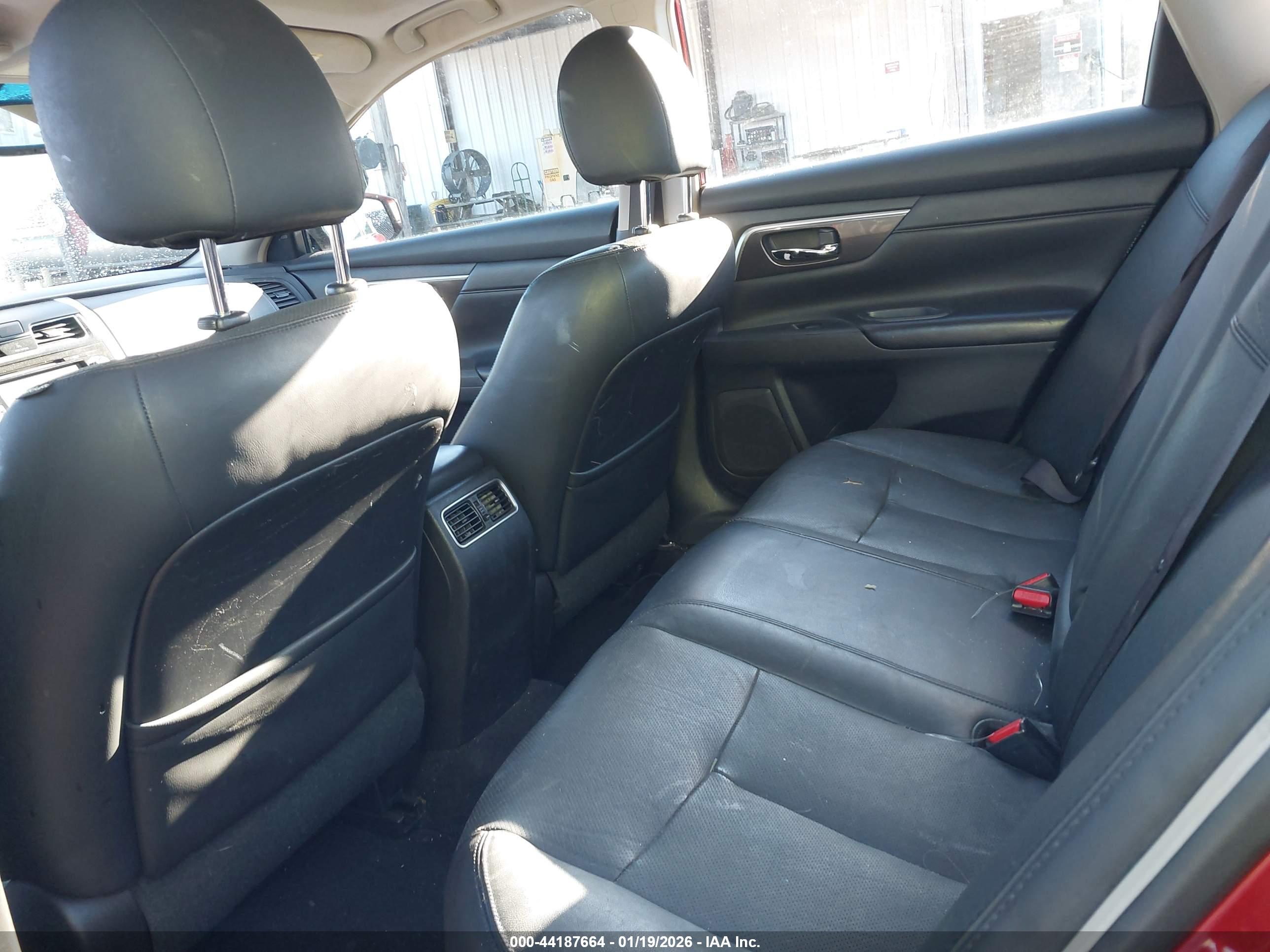 NISSAN ALTIMA image 8