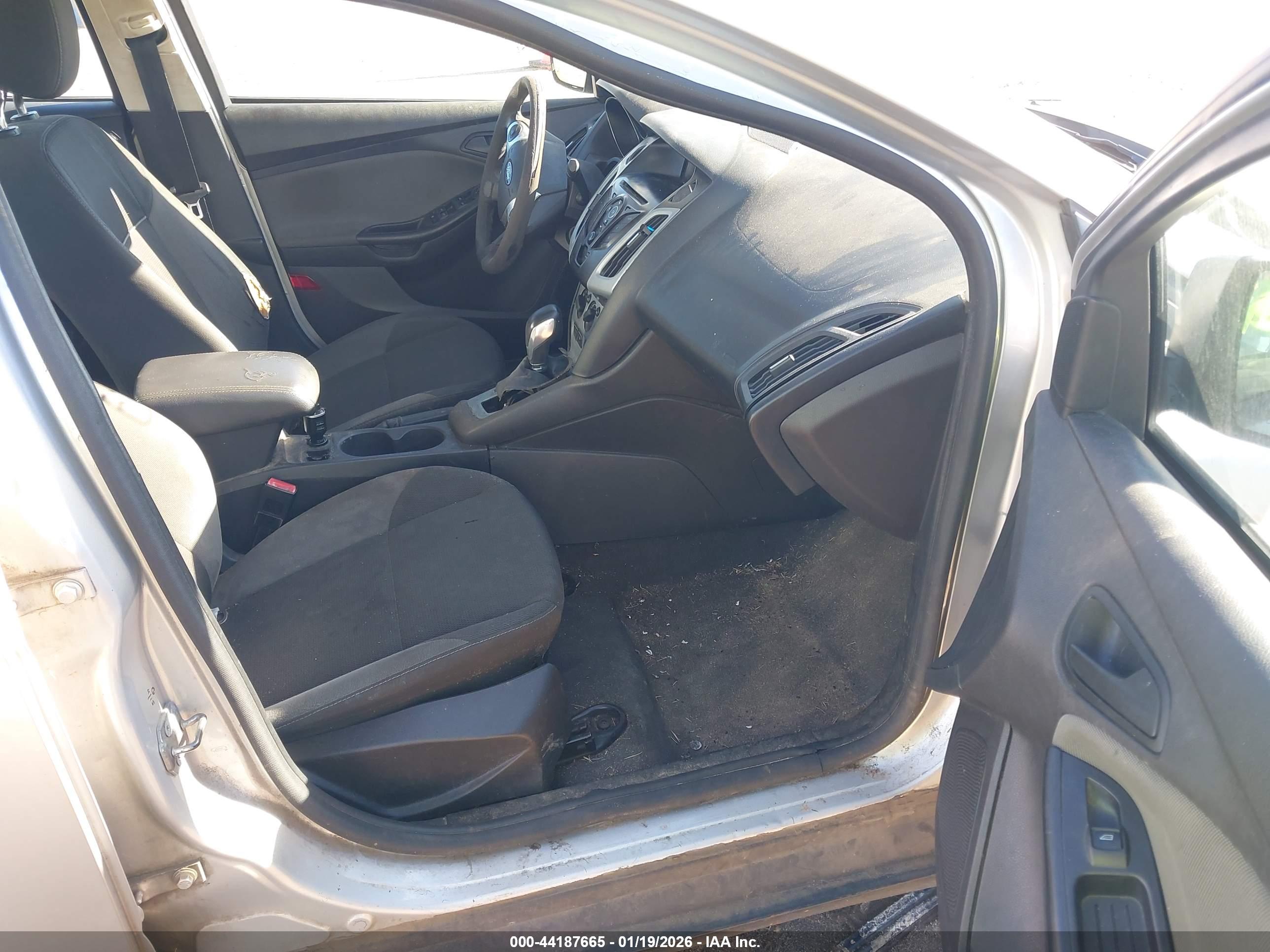 FORD FOCUS image 5