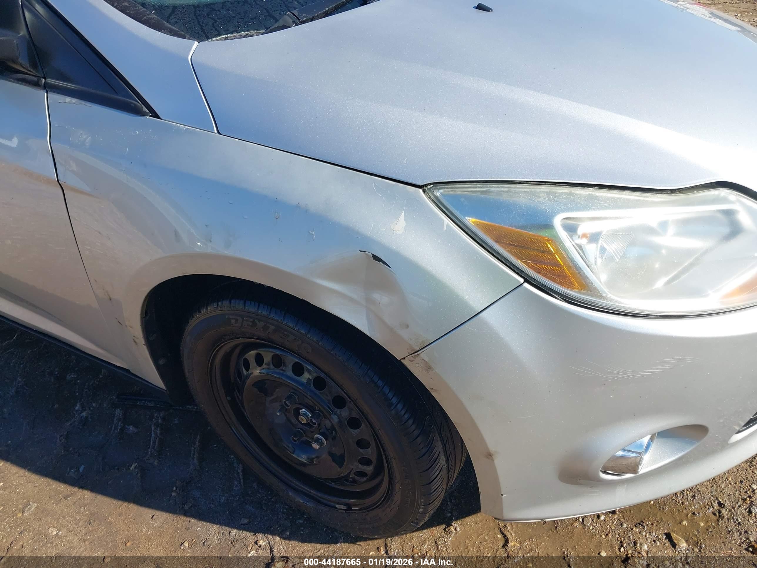 FORD FOCUS image 6