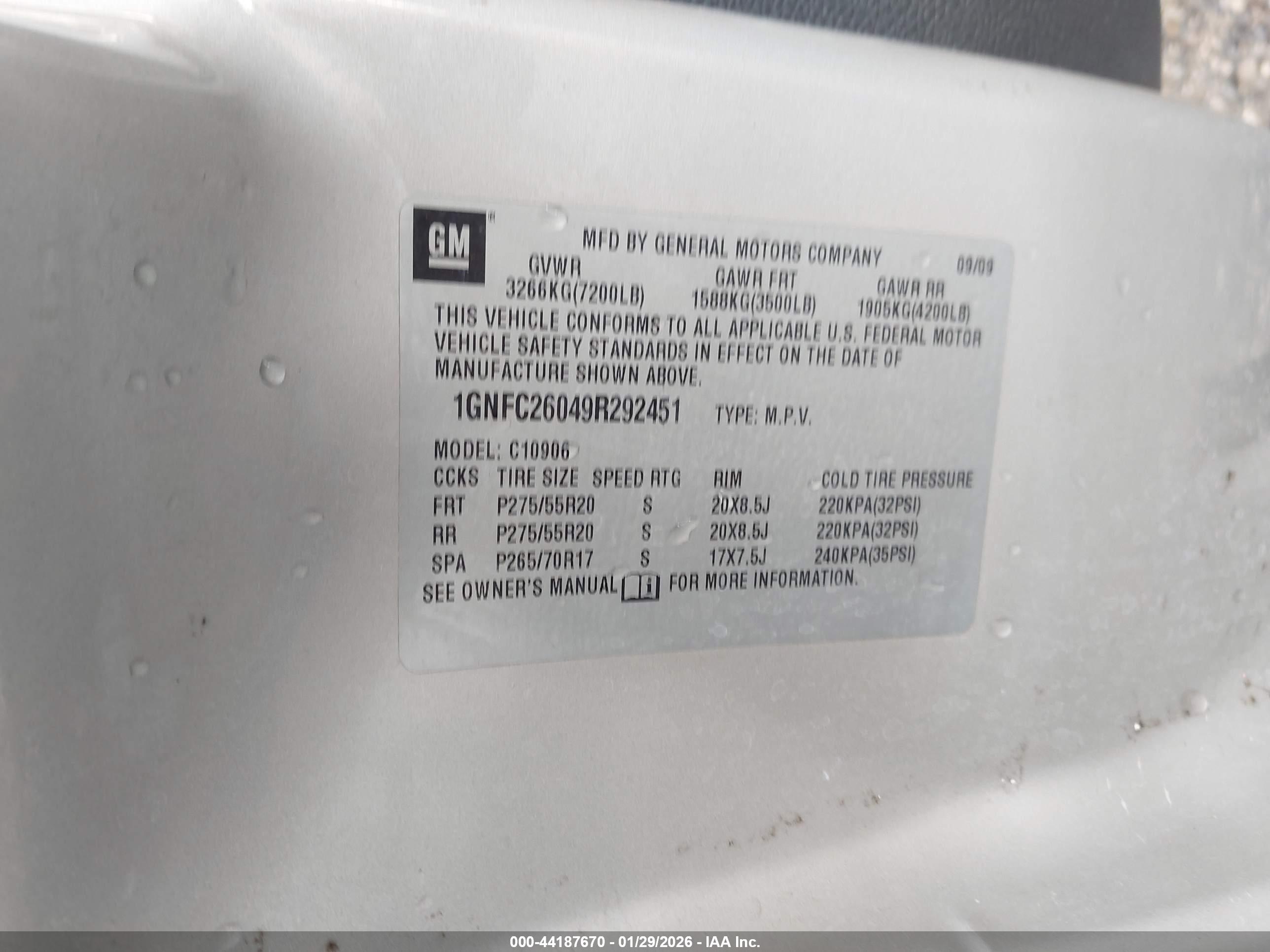 CHEVROLET SUBURBAN image 9