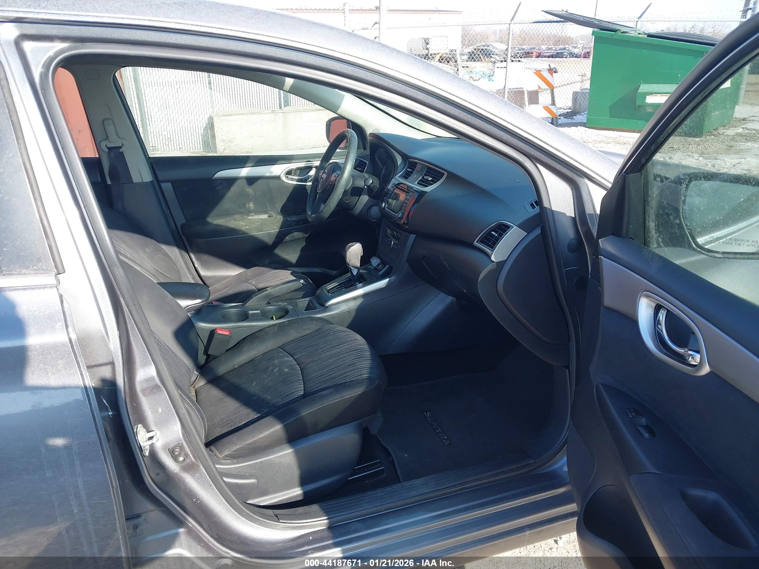 NISSAN SENTRA image 5