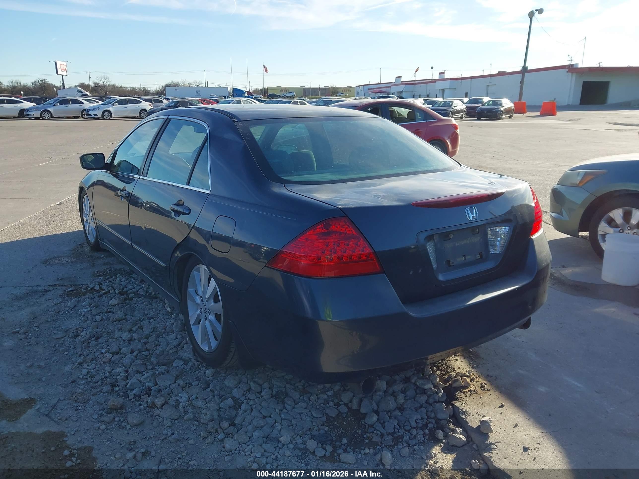 HONDA ACCORD image 3