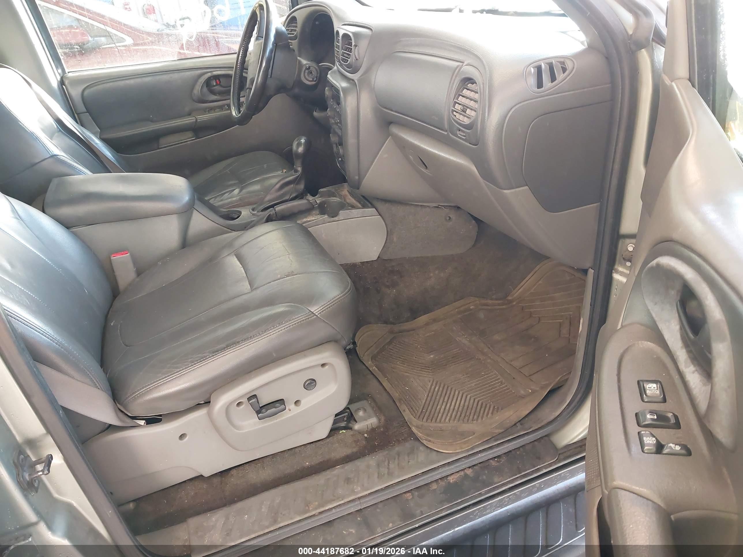 CHEVROLET TRAILBLAZER image 5